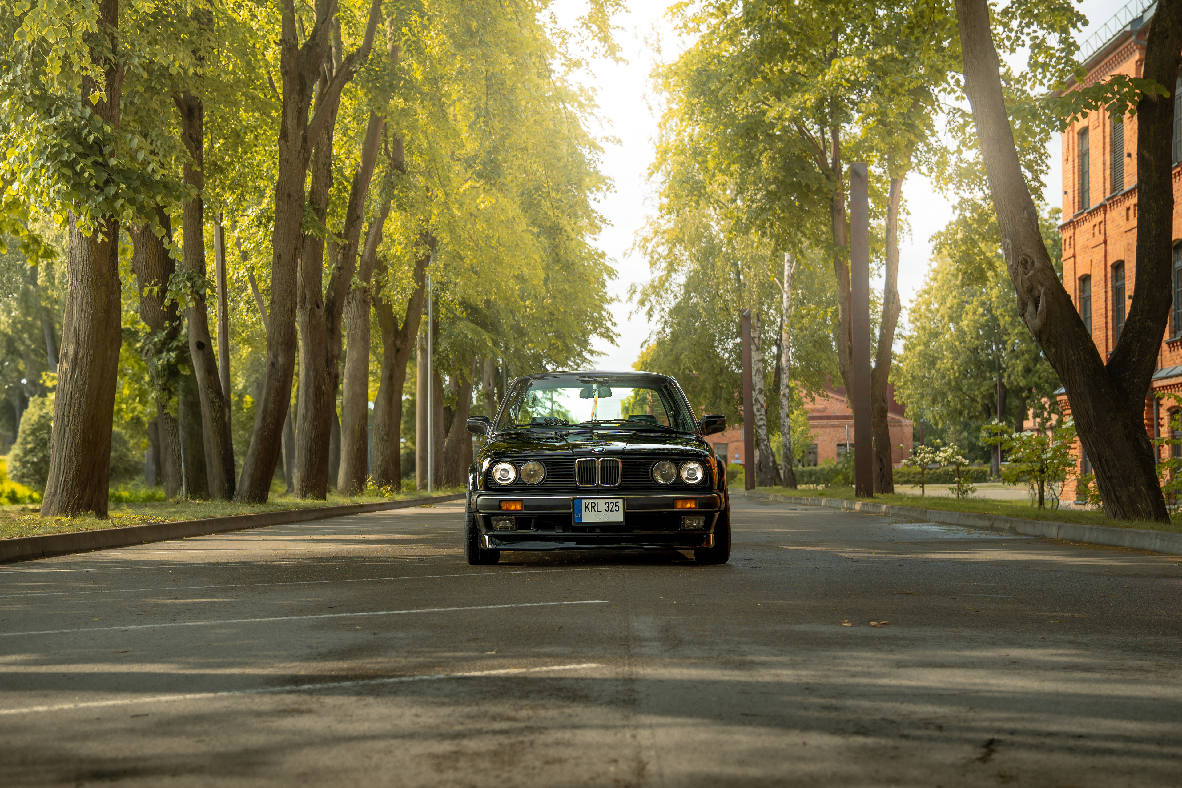 05.02 • BMW E30