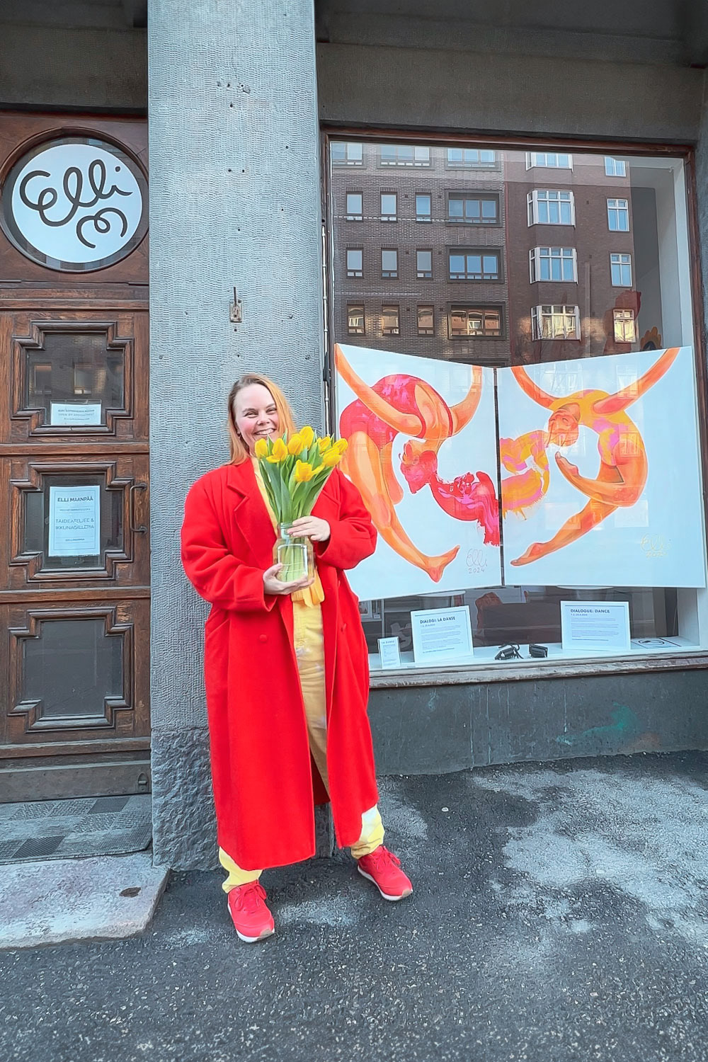 La Danse art exhibition in window art gallery Elli in Helsinki.