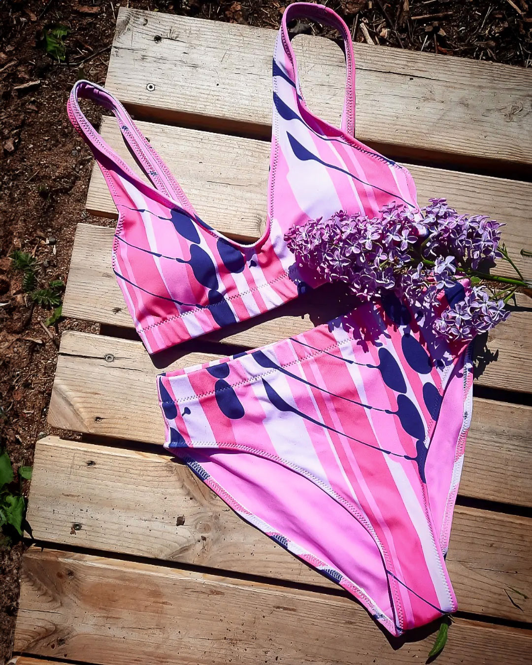Anna-Emilia Mikkola showcasing beautifully the summery pattern design by Elli Maanpää.