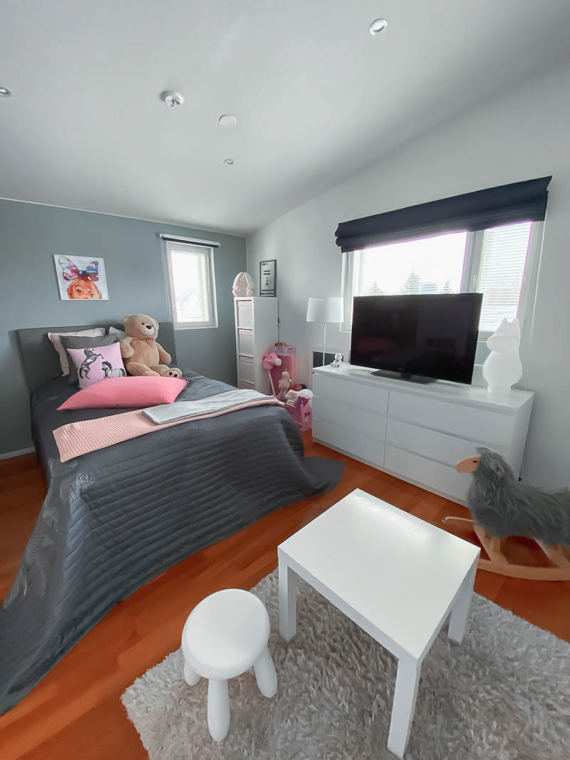 Cute yet modern color combination: Pink, grey, white and black. Photograph by Antti Tuominen.