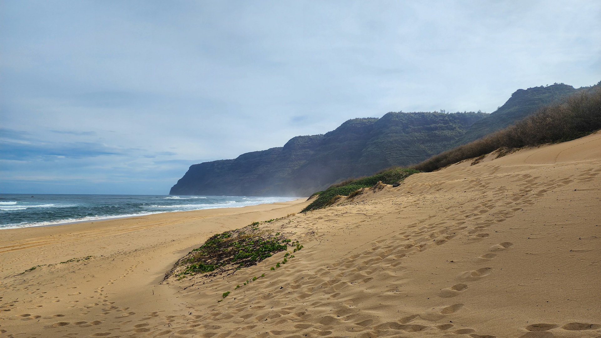 Barking Sands Beach, Polihale State Park, Kaua'i, Hawai'i