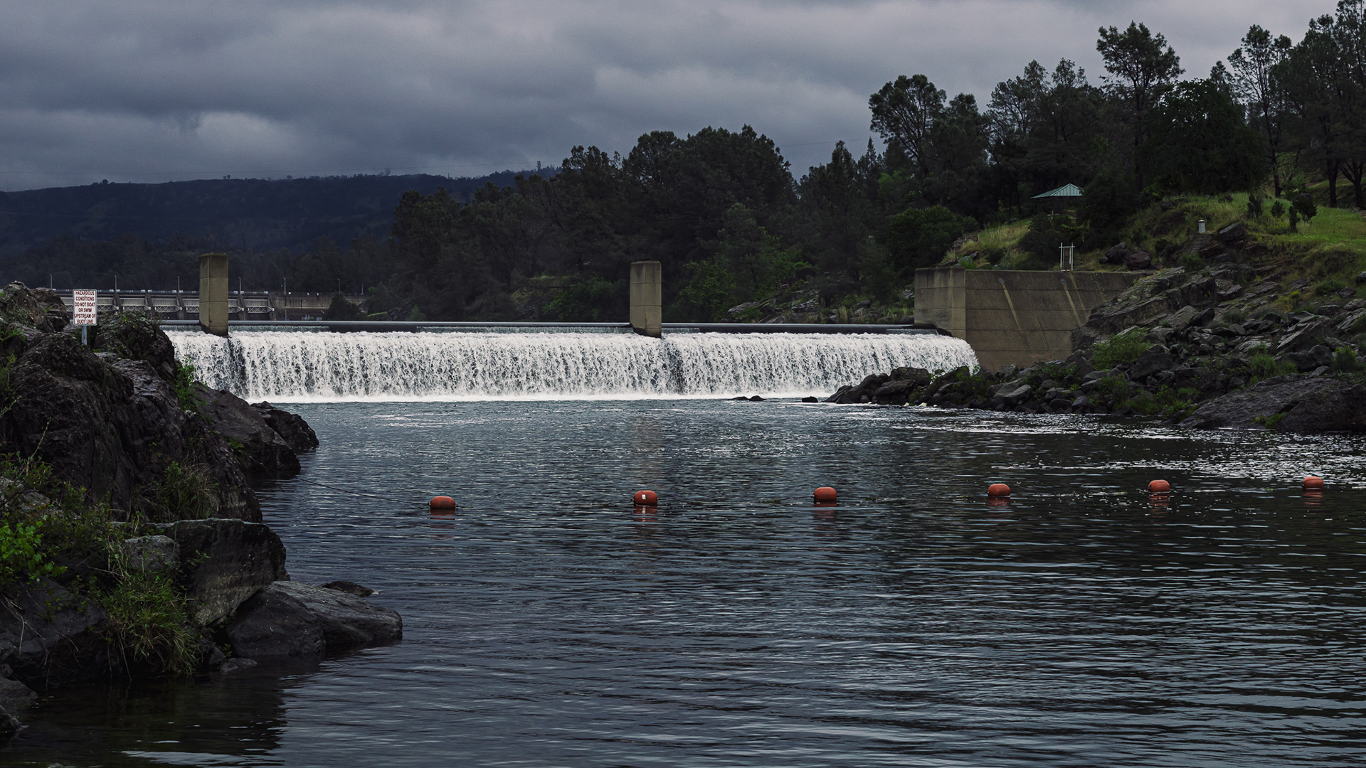 The oroville fish Hatchery Fish Barrier