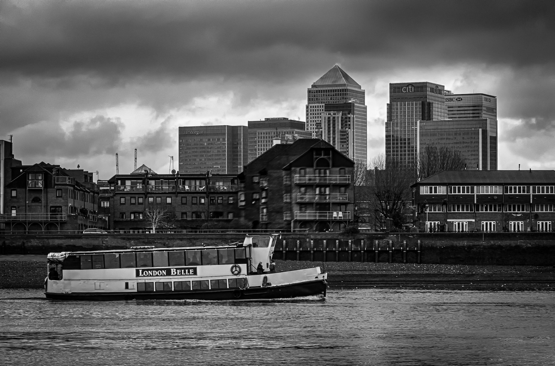 London Belle In The City