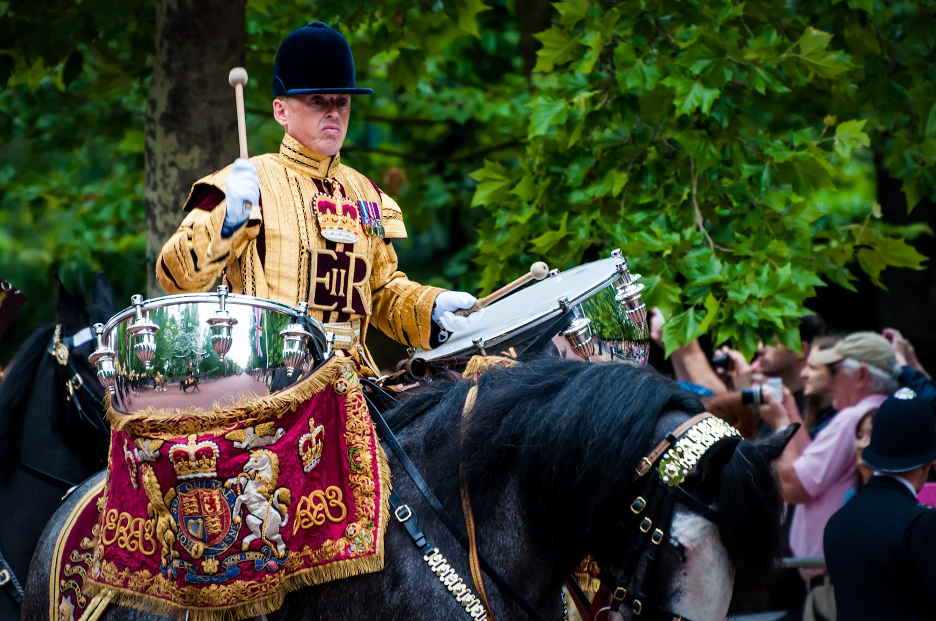 Queens Guard Band 1
