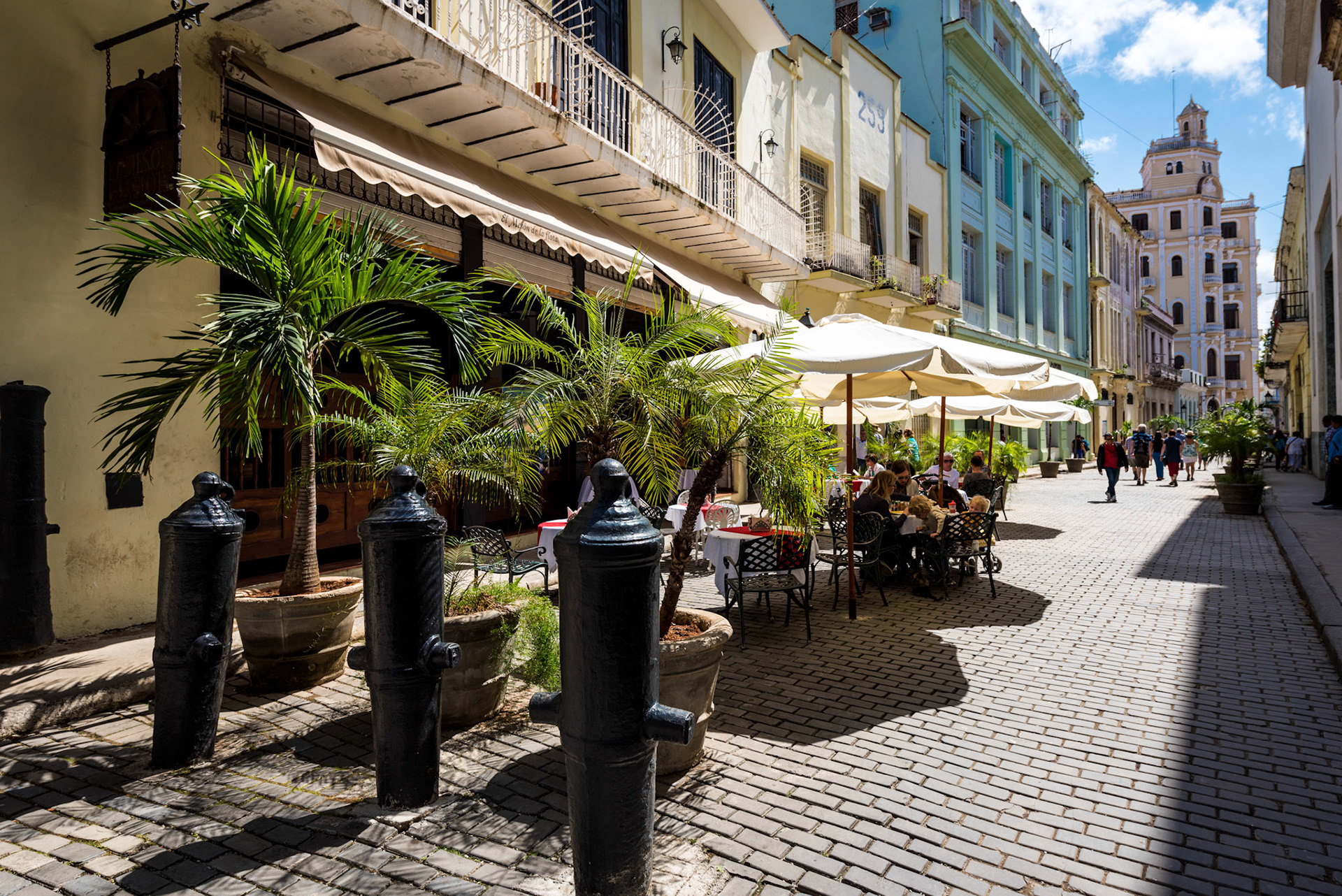 The Restaurant near the Square