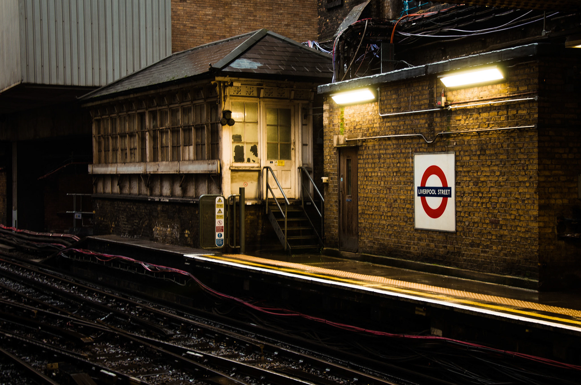 This dilapidated signal house caught my eye whilst waiting for the tube.