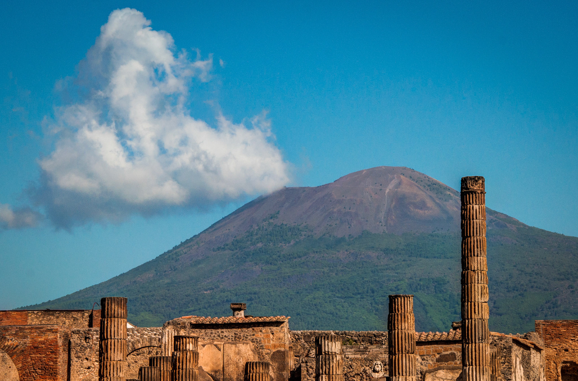Mt. Vesuvius was estimated to erupt a few years ago, so the locals are just waiting for it to happen. It's a bit ominous when a huge cloud of volcanic gas comes out.
