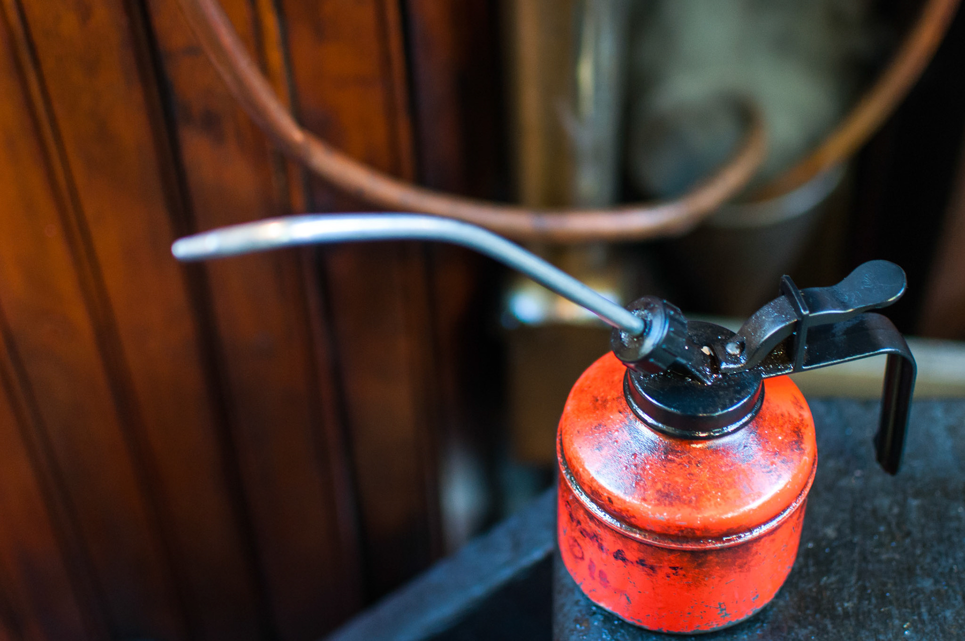 The Engineer was keeping the engine permanently oiled while it was running.