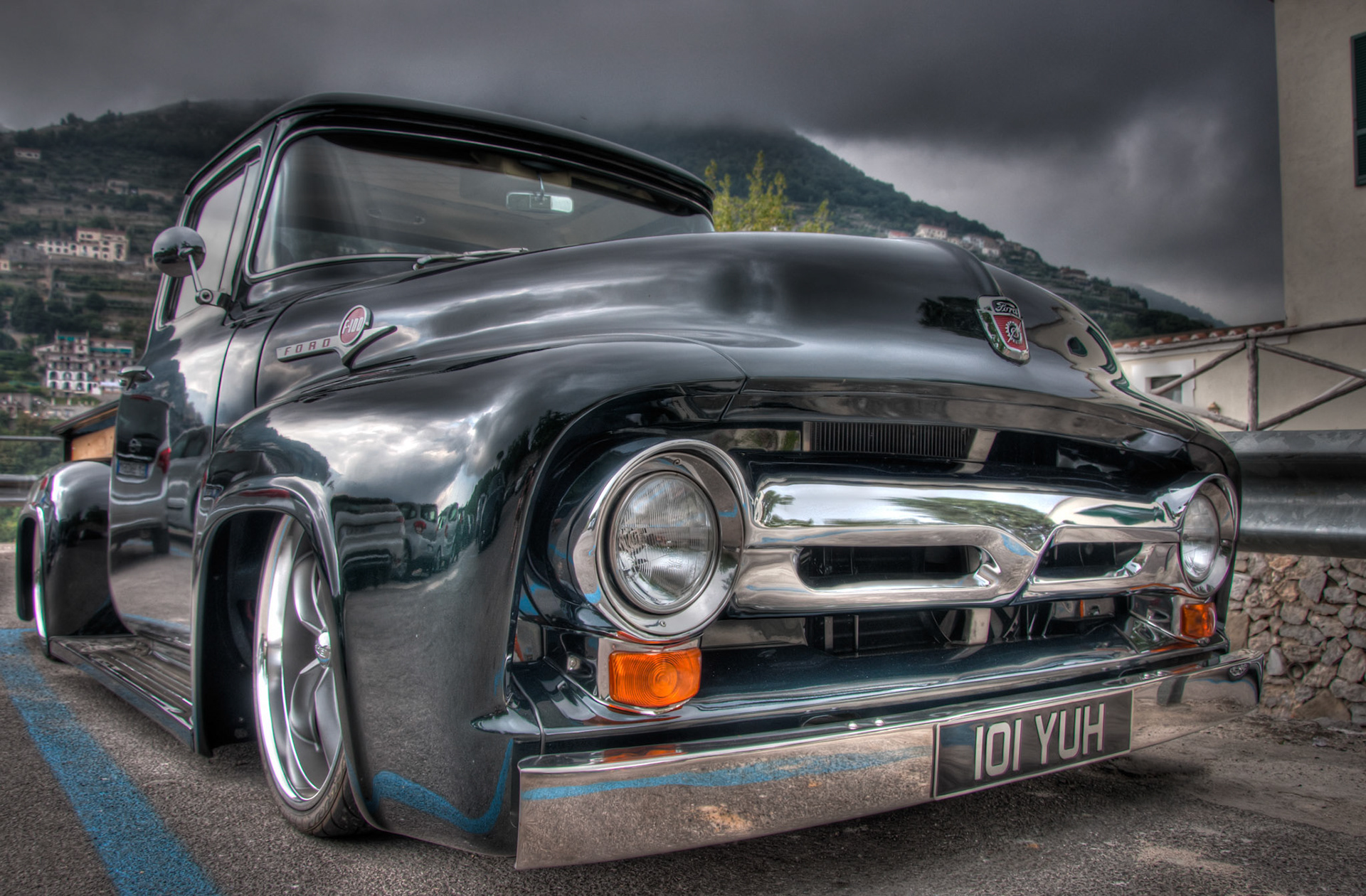 This English Ford was seen in the hills of the Amalfi Coast in Italy. A nice surprise when I drove into the car park.