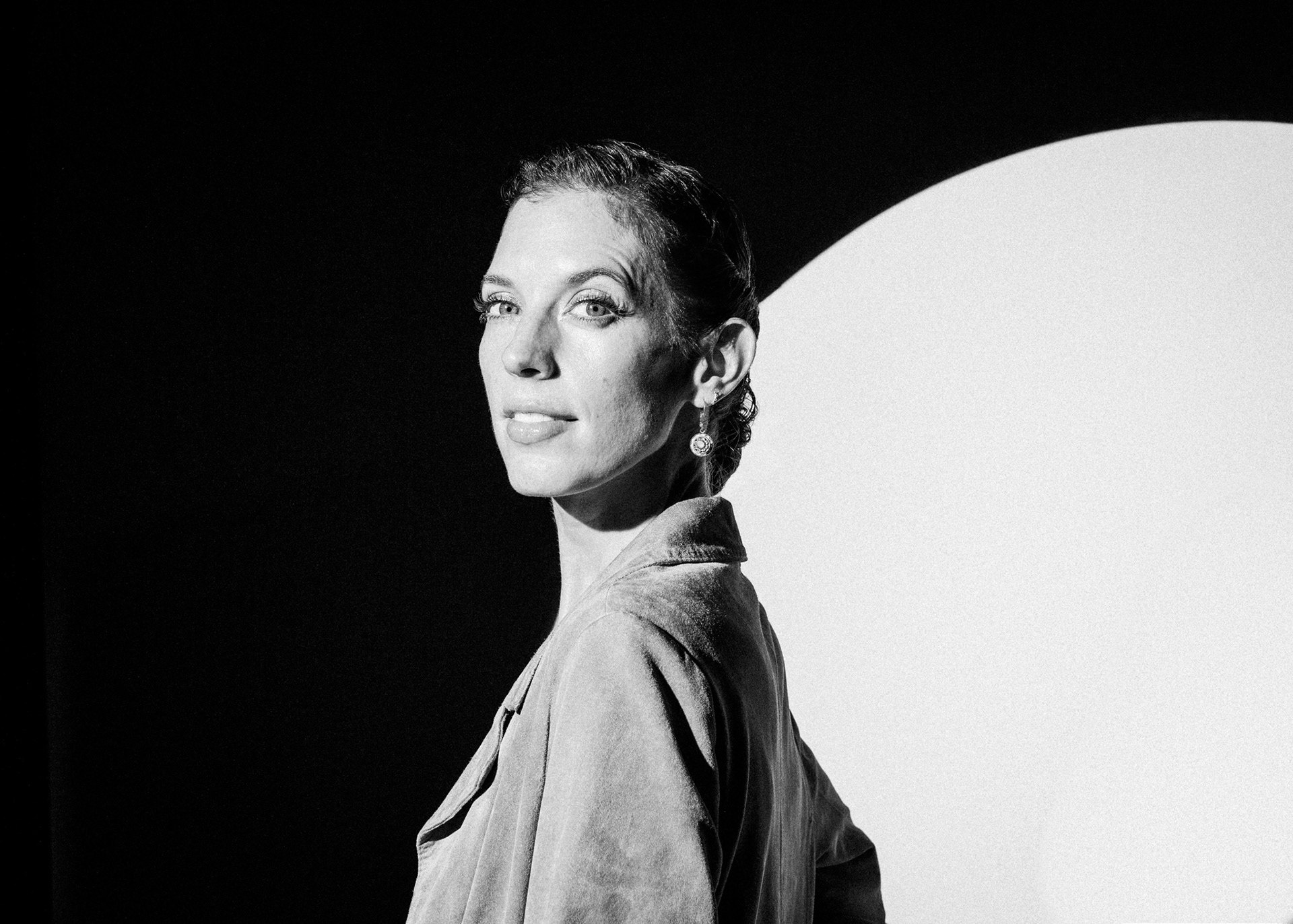 Photo by Oliver Covrett