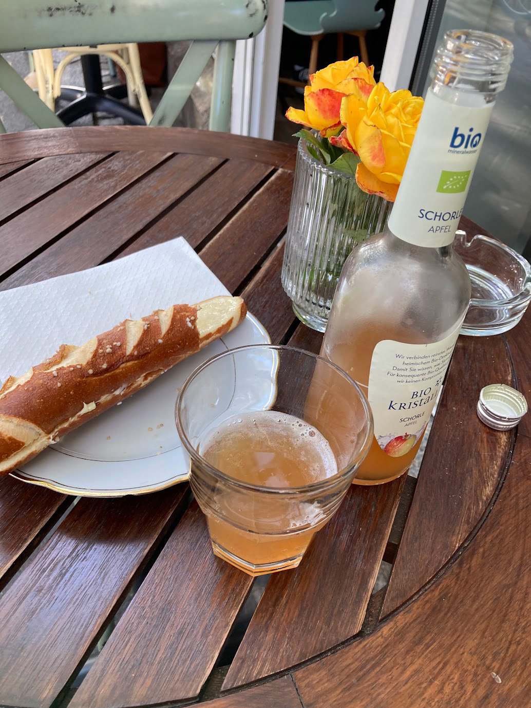 pretzel and APFELSAFT