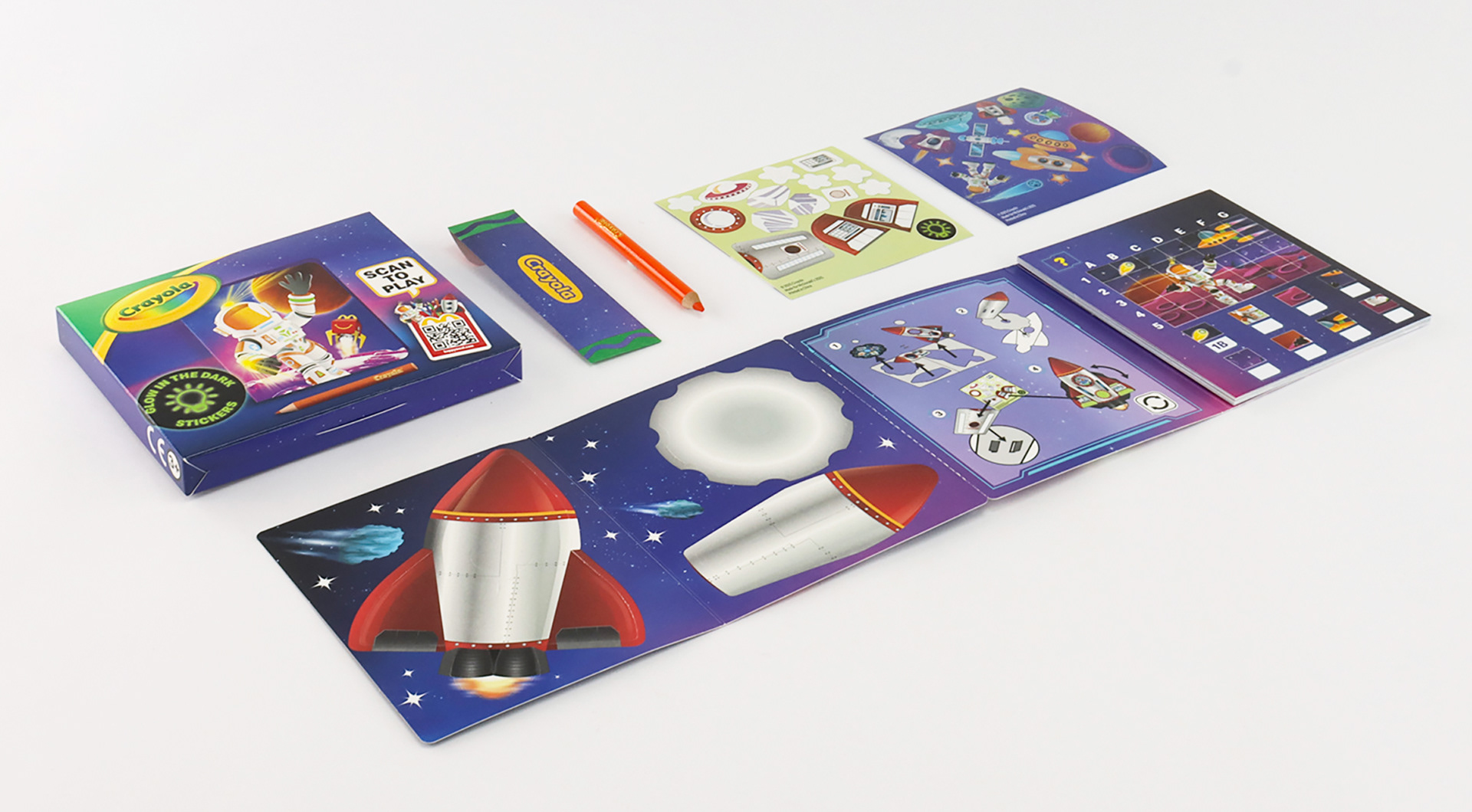 Activity book with perf-out toy and stickers (Rocket)