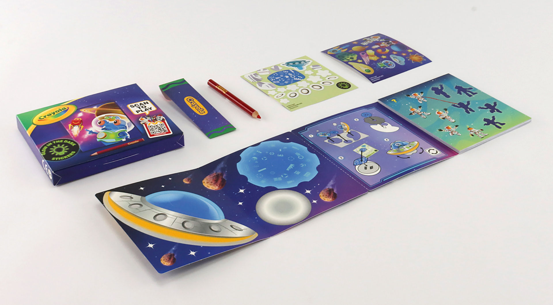 Activity book with perf-out toy and stickers (UFO)