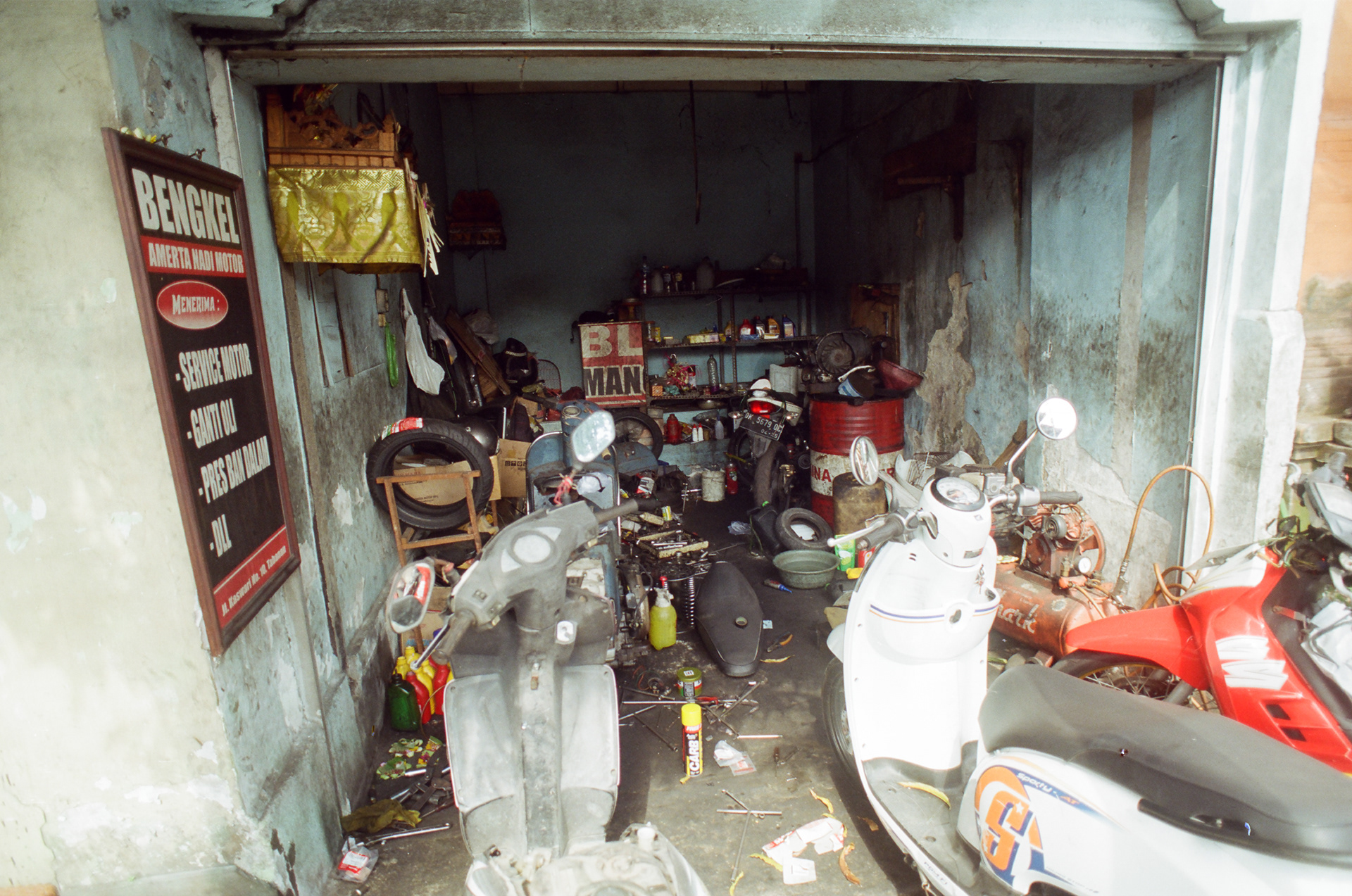 Bengkel Motor (2023). Tabanan, Bali, Indonesia.