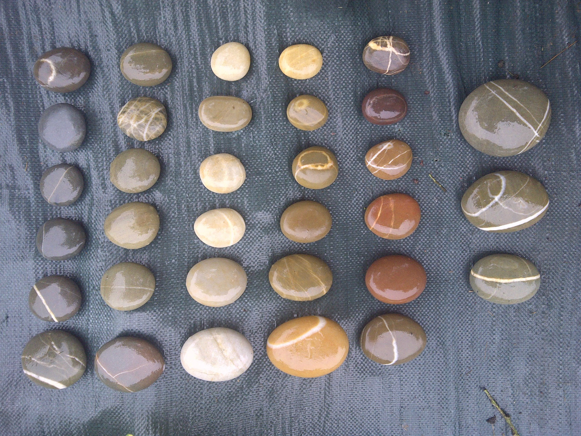 Meditative rock searching