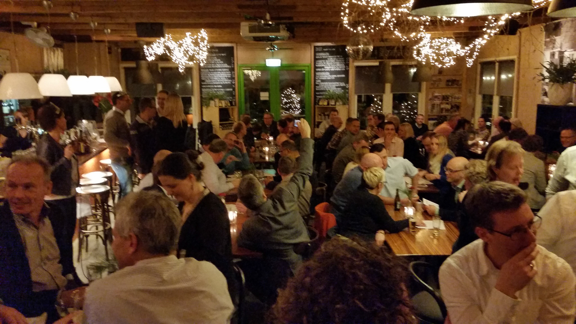 Gezelligheid op het ASML IT kerstfeest