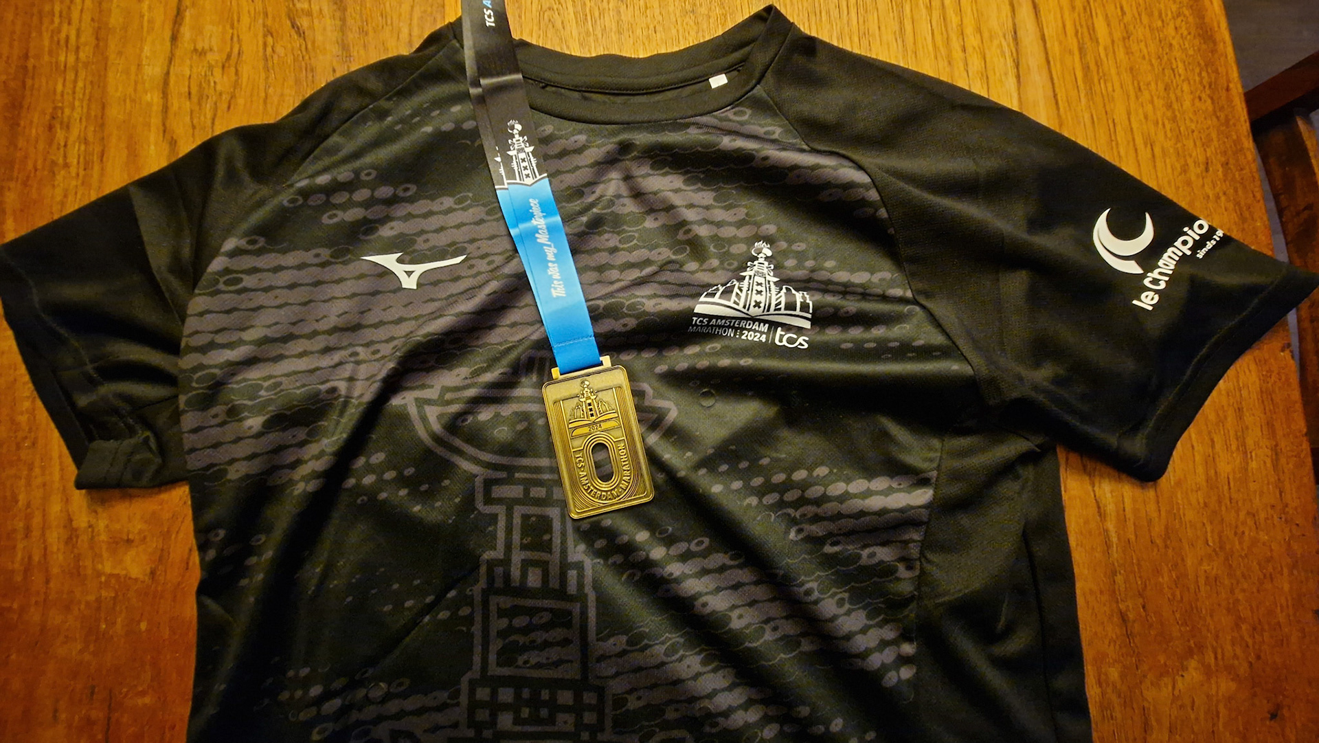 1:45 half of Amsterdam