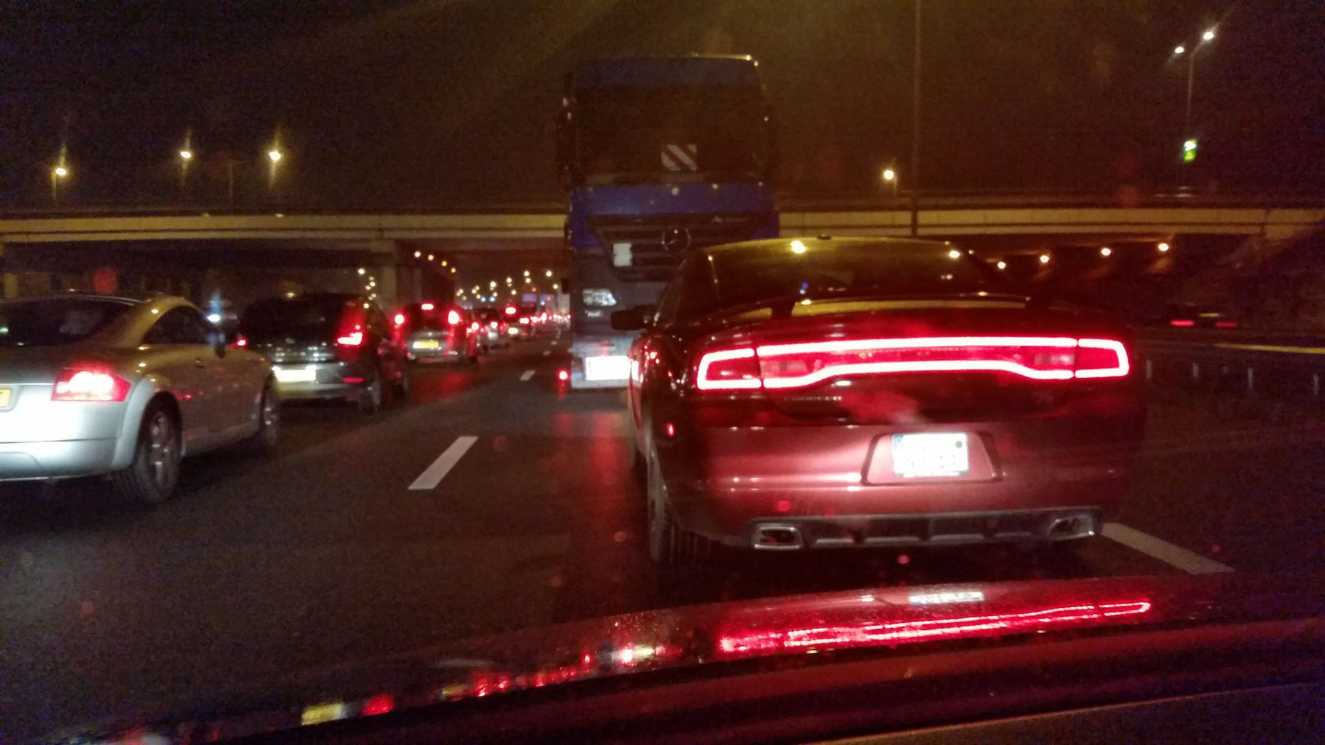 In de file met de Millennium Falcon