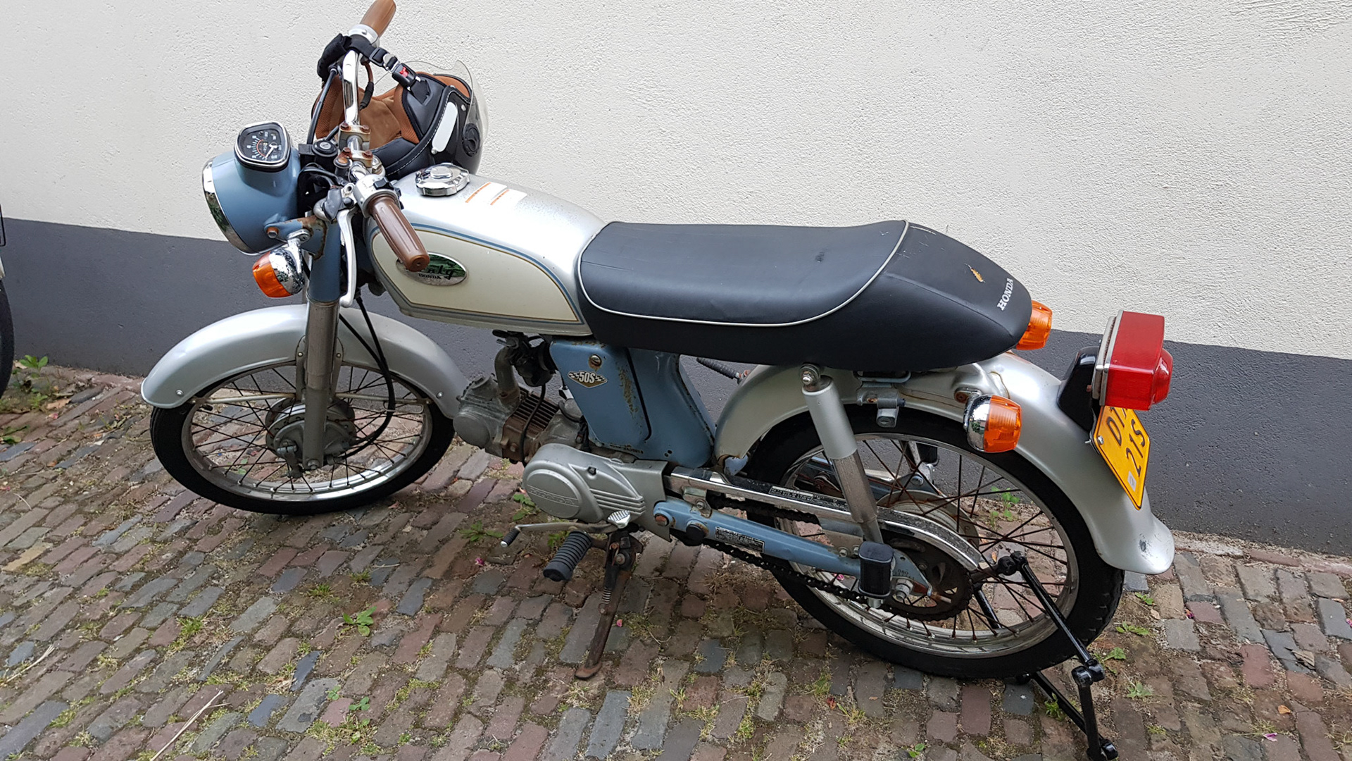 Vintage brommert op bezoek