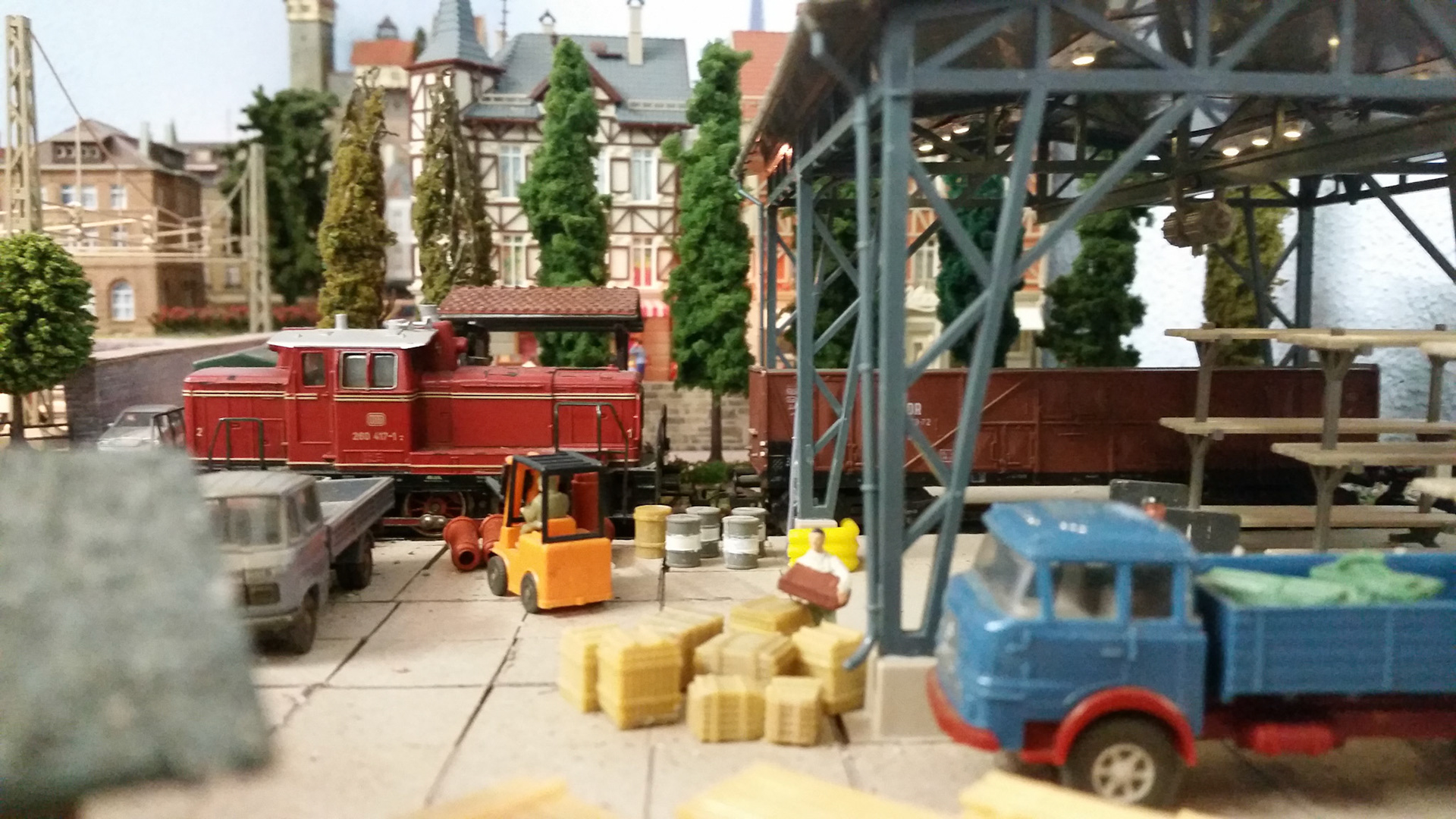 Treinset van ijverige buurman