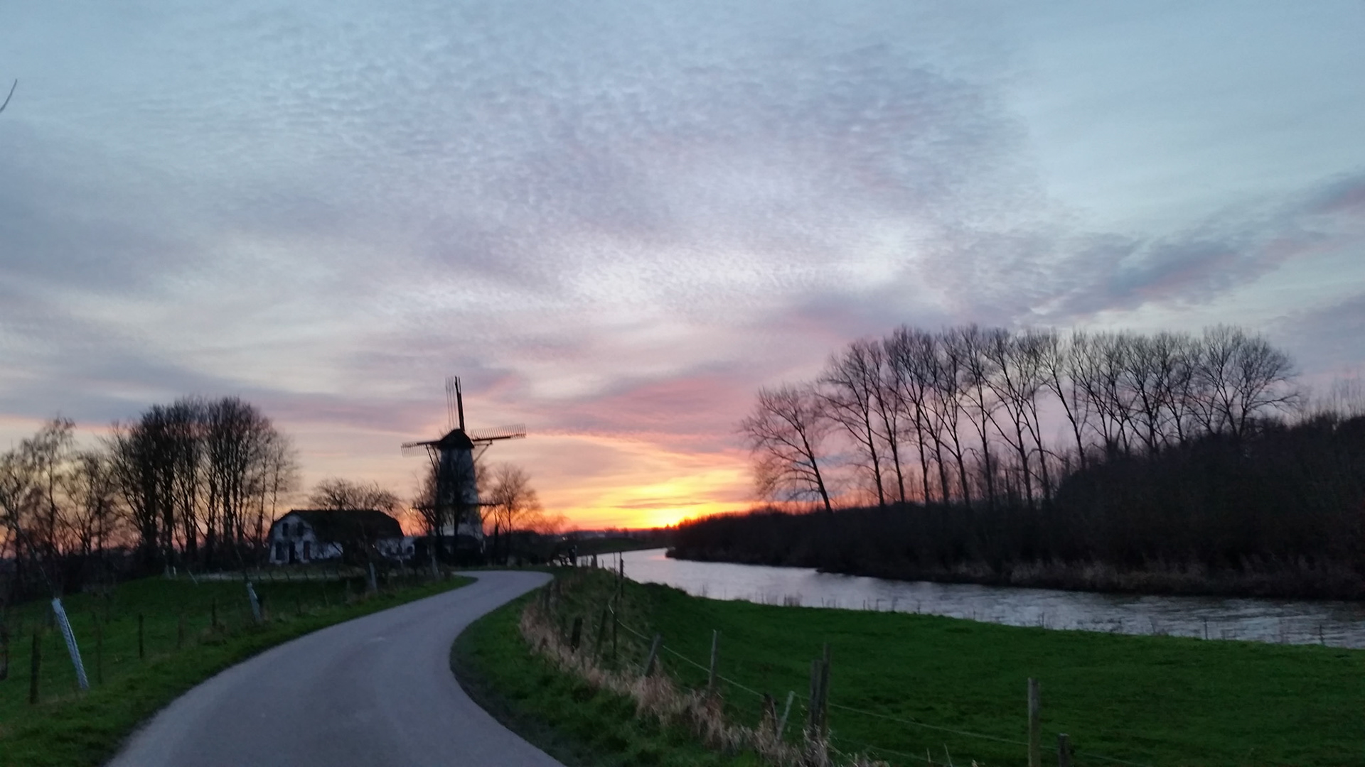 Sunset in Deil