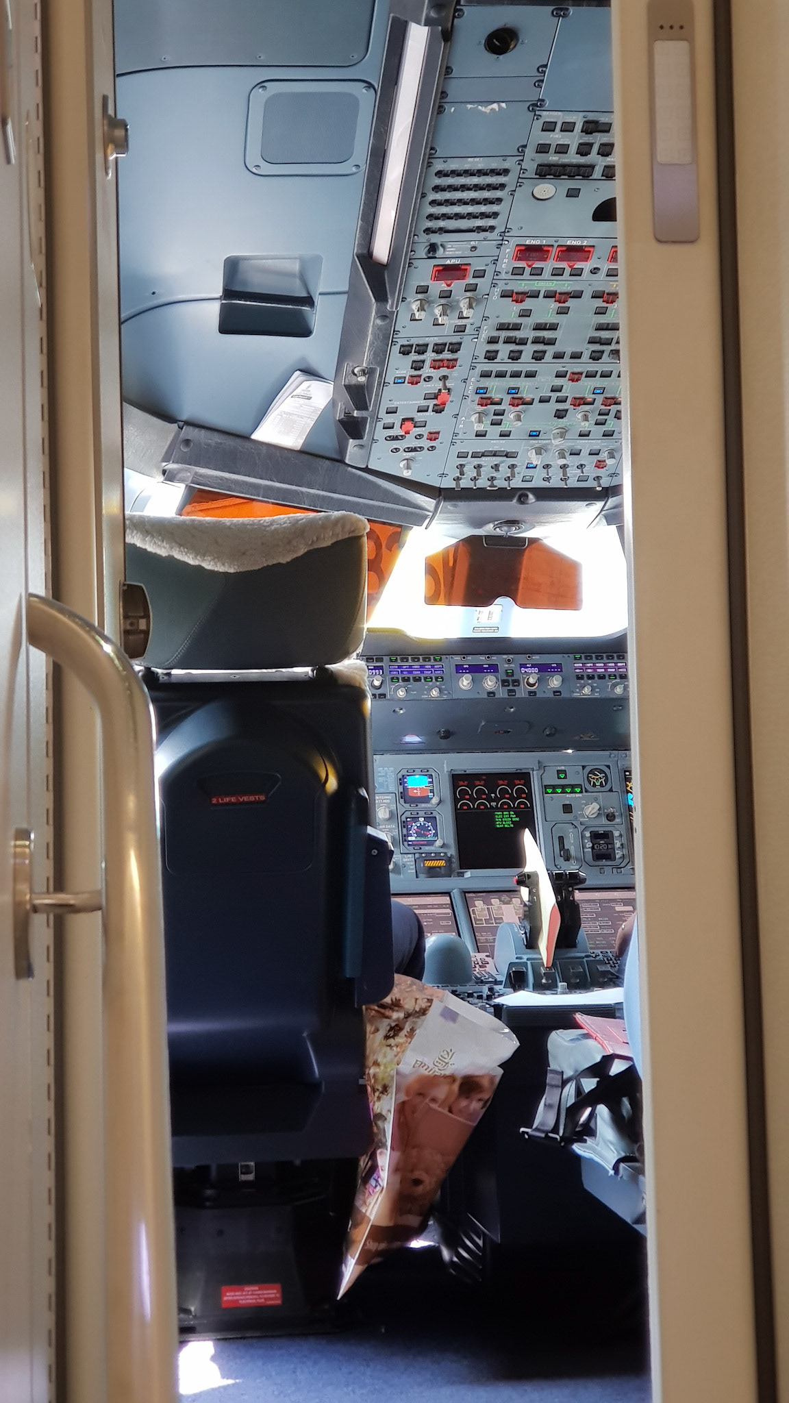 Where's the start button on this A380?