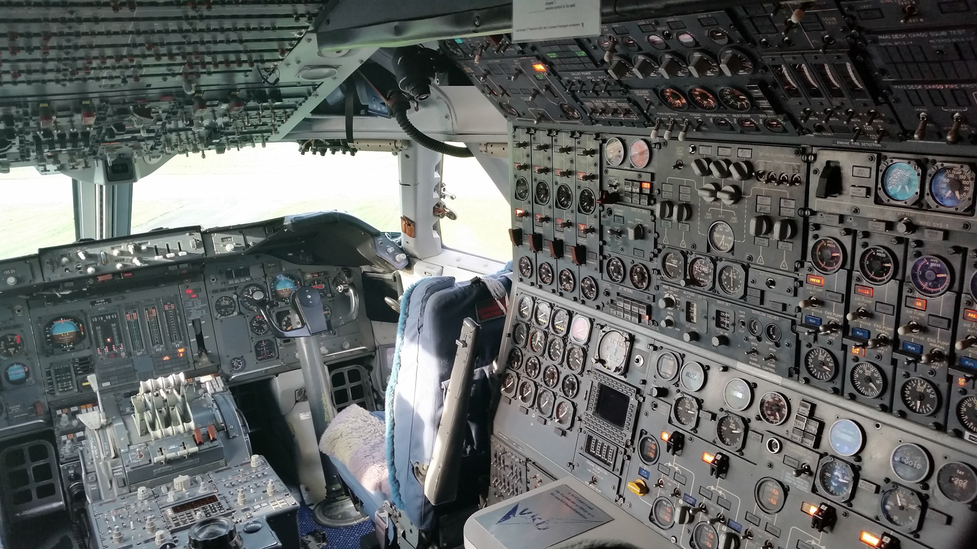 Zoek het knopje voor de automatische piloot