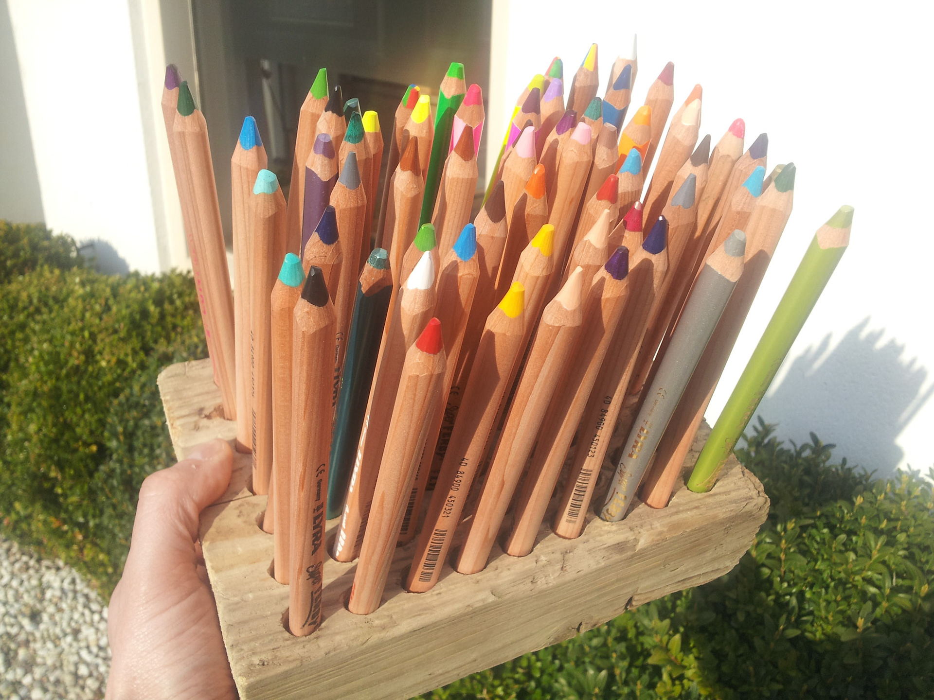 Erna is begonnen met geven van tekenles