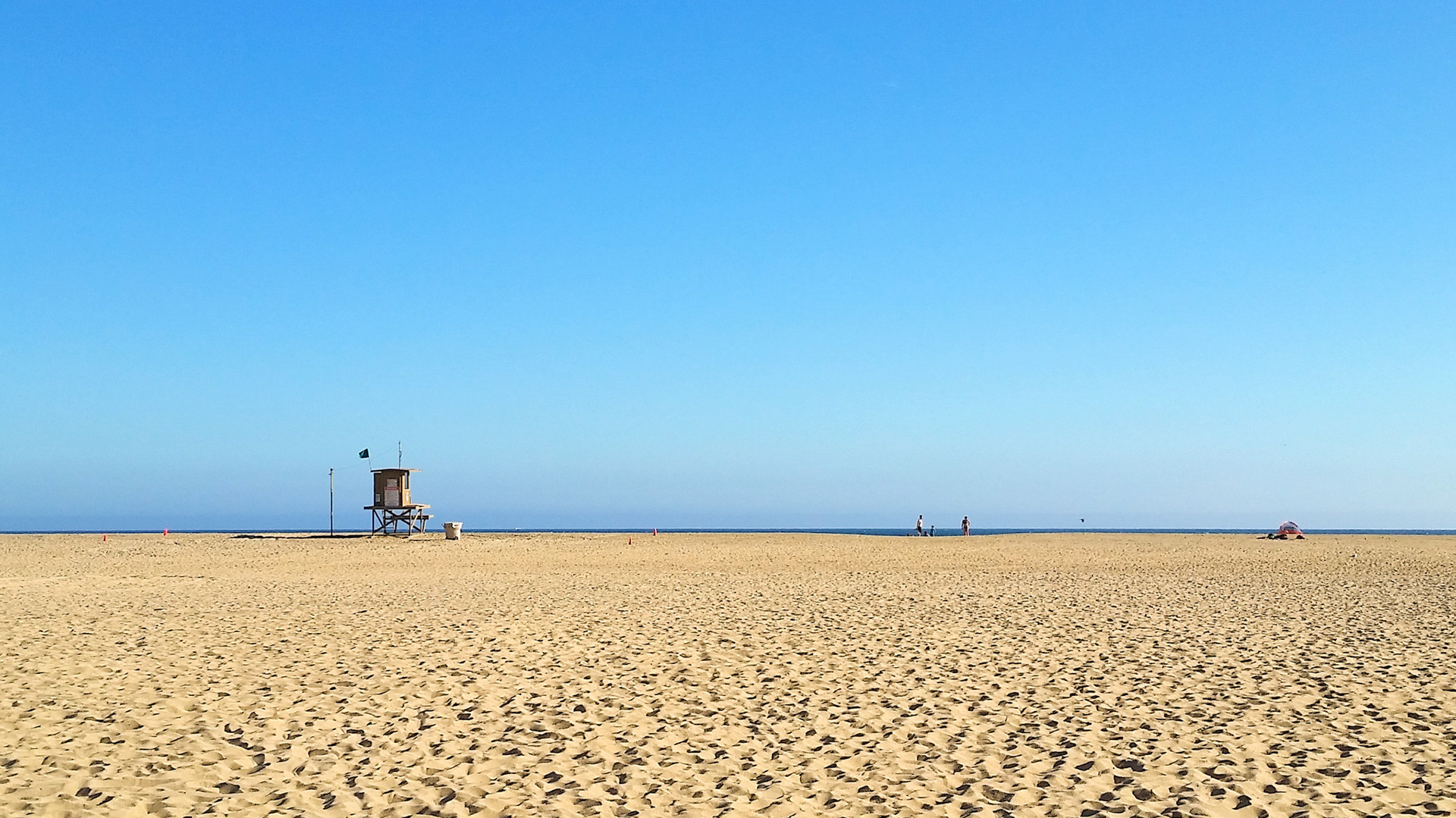 Empty beach, too far from the car park