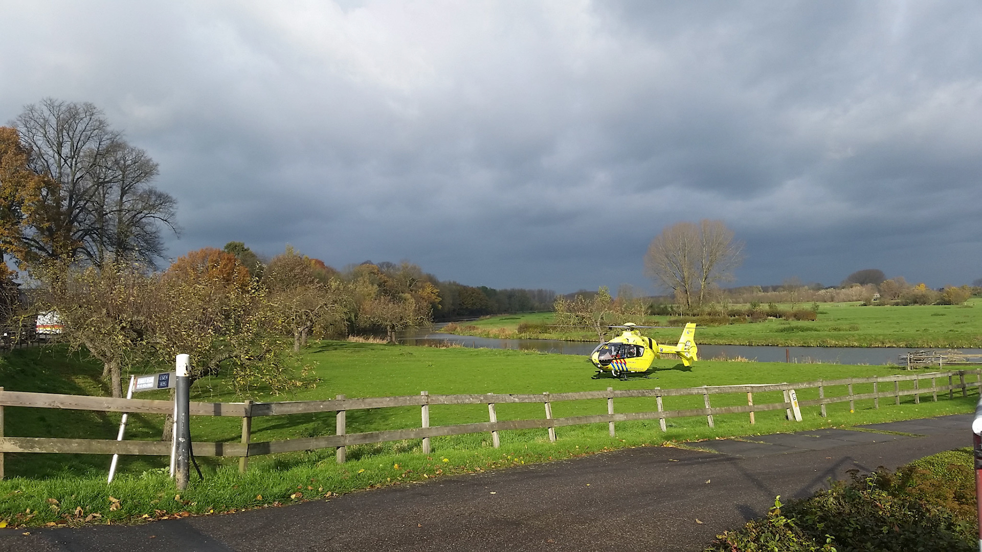 Bijzonder laagvliegende heli