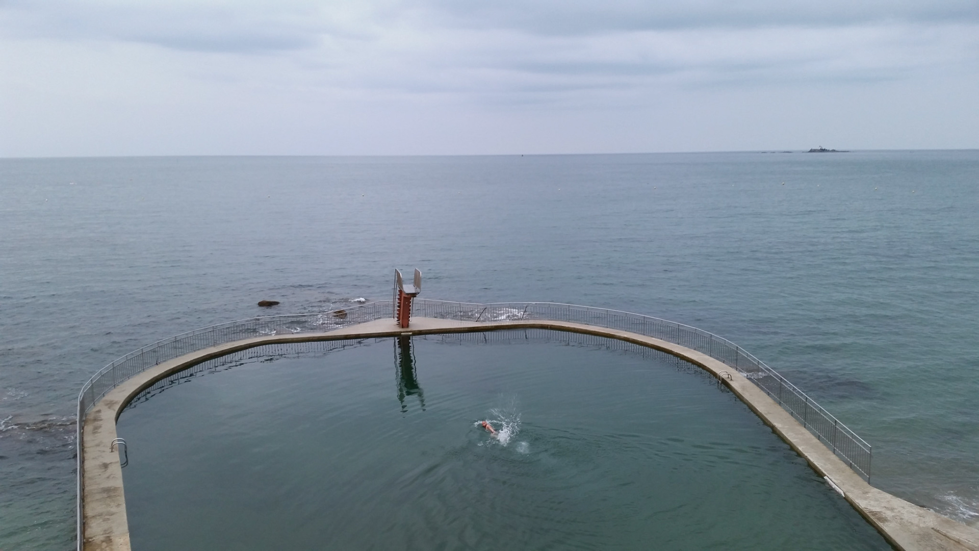 Zeezwembad in St. Quay