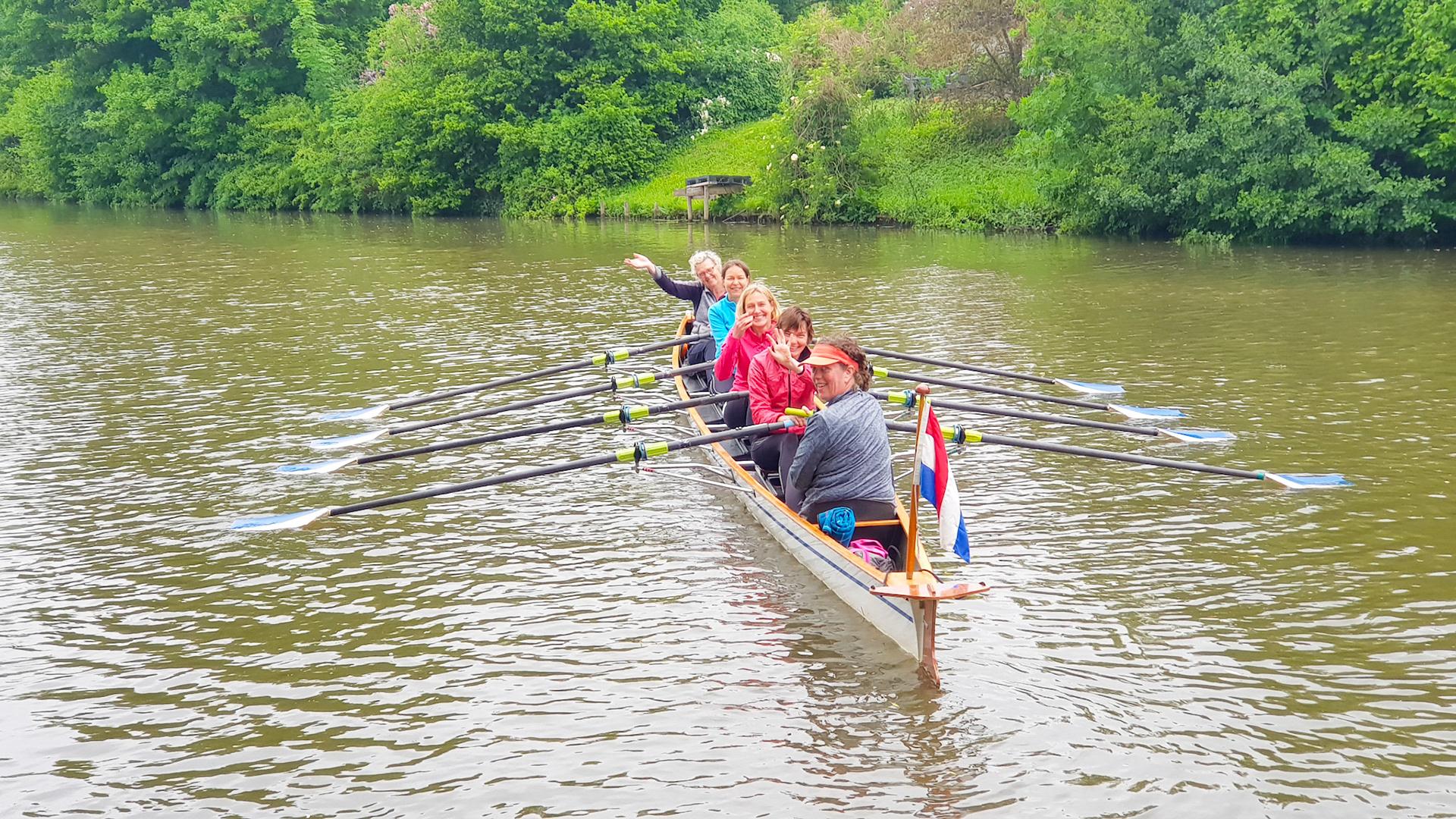 Roeidames in de achtertuin