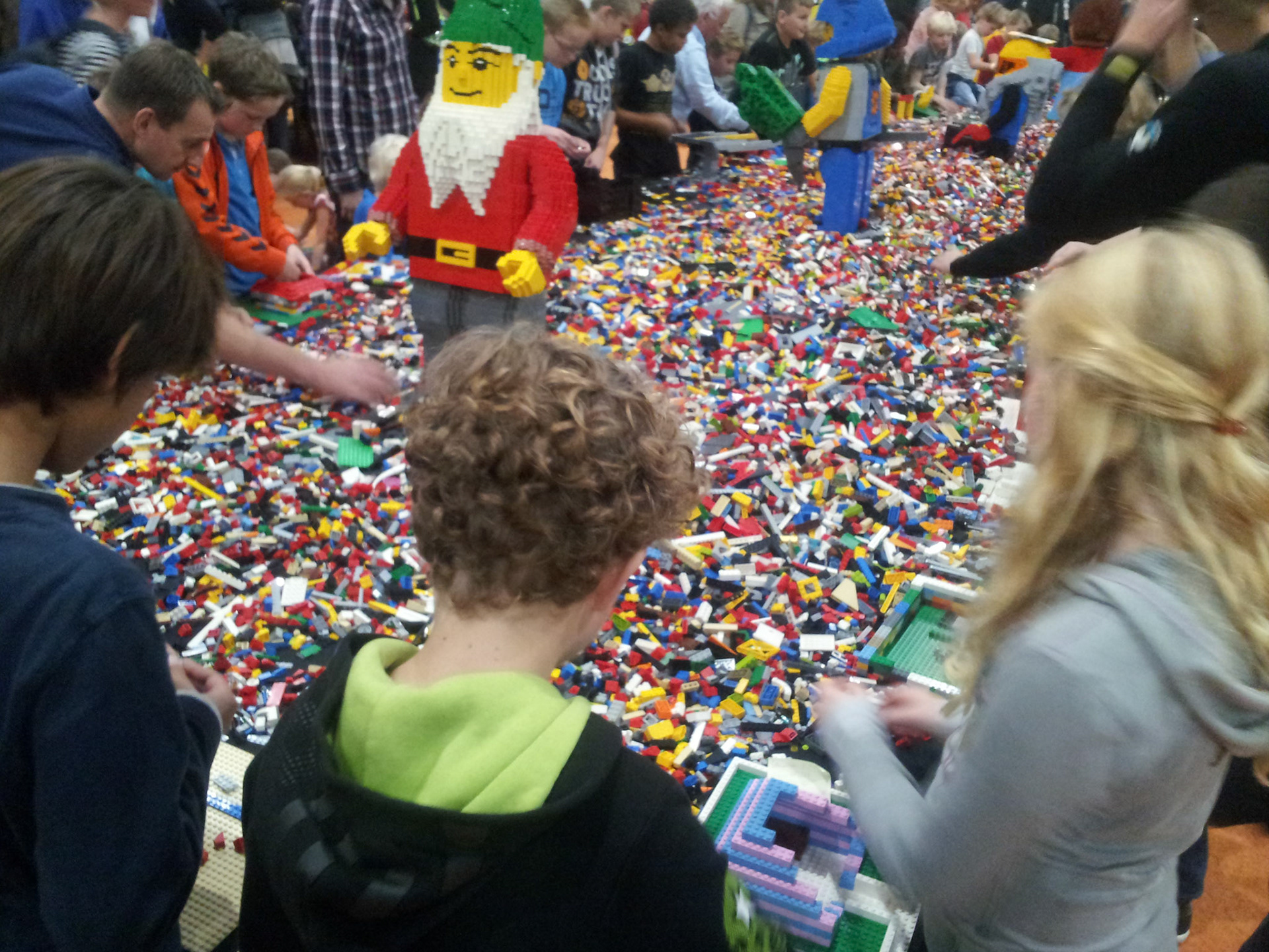 Mathijn bij de Legoworld bouw wedstrijd