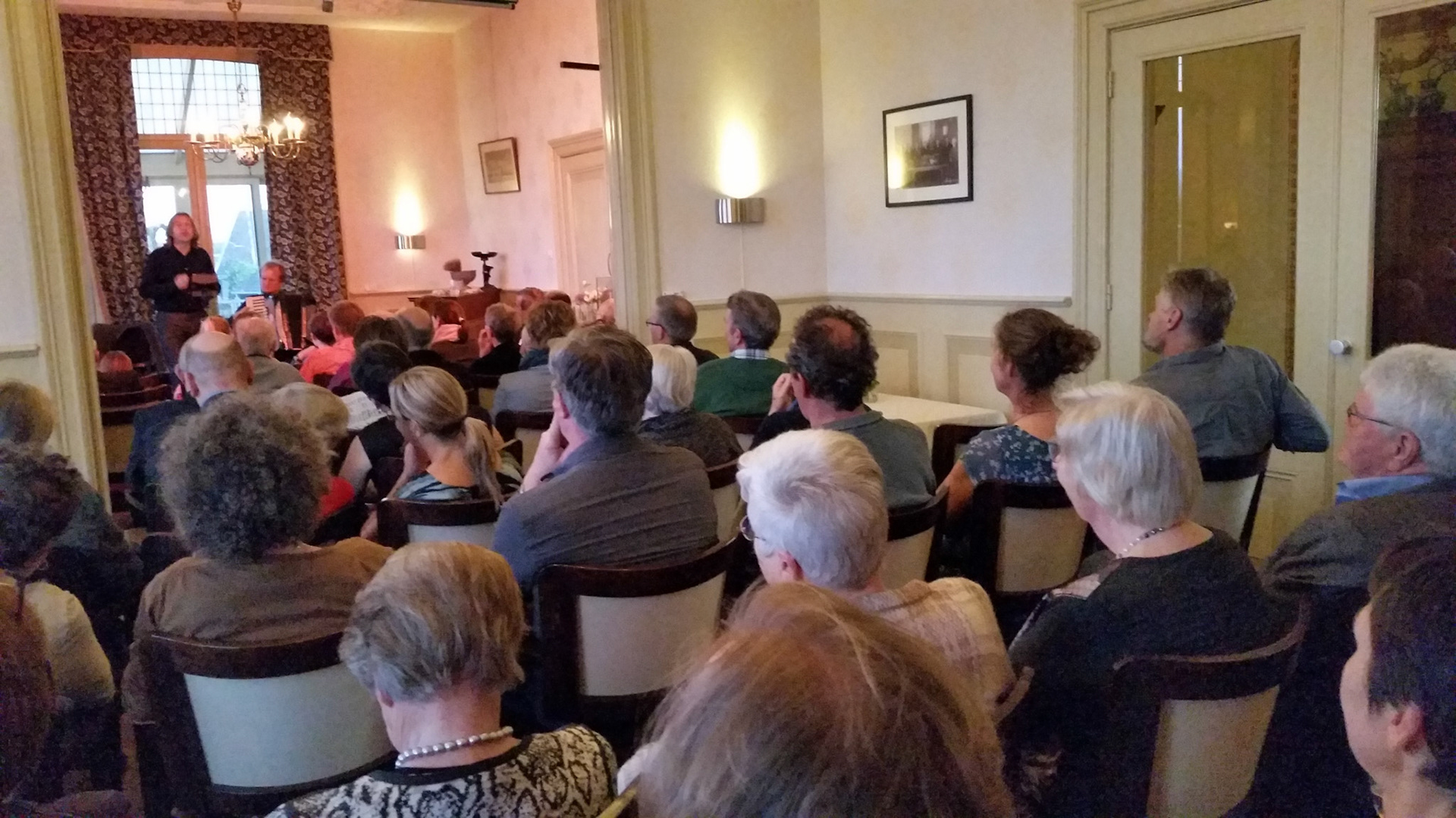 Gildas en Bert bij de Os en het Paard