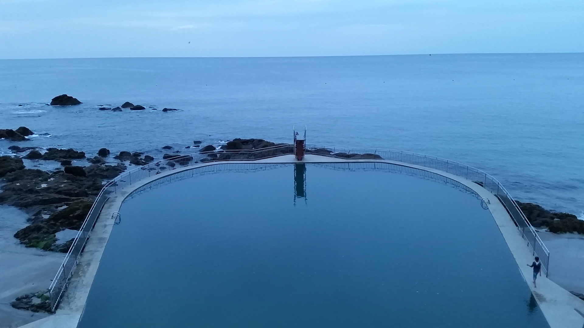 Zwembad aan zee deel twee