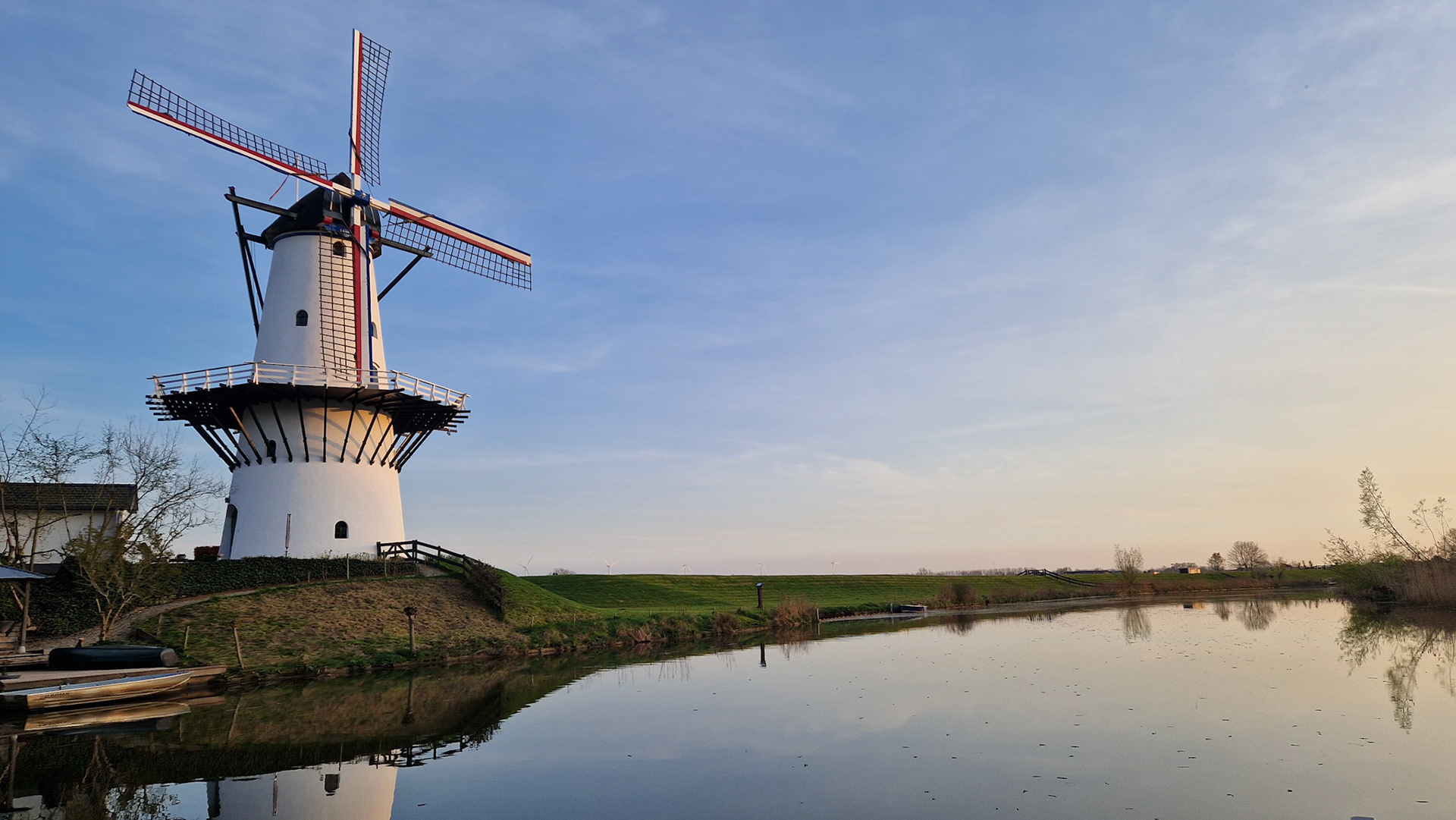 Zonsondergang bij de Vlinder