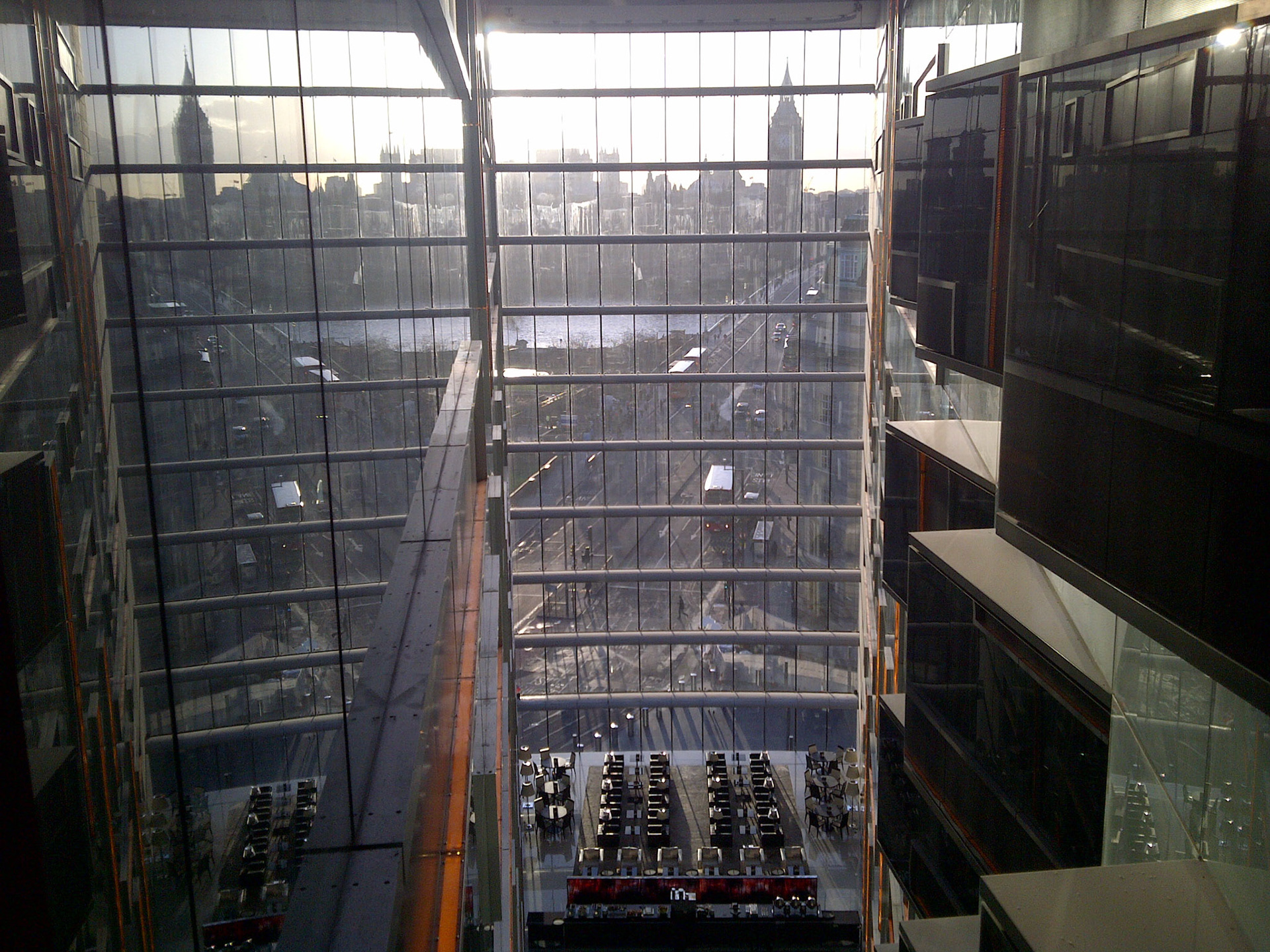 Uitzicht van de 10e verdieping van het TMC hotel in London