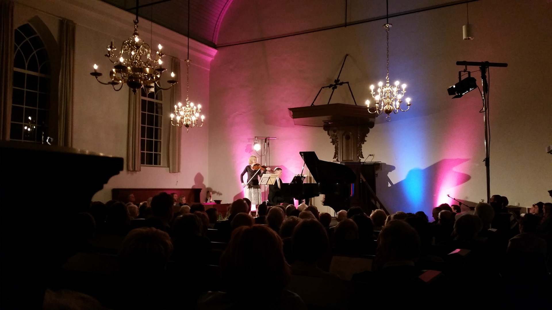 Volle zaal voor Emmy bij Muziek op de Dijk