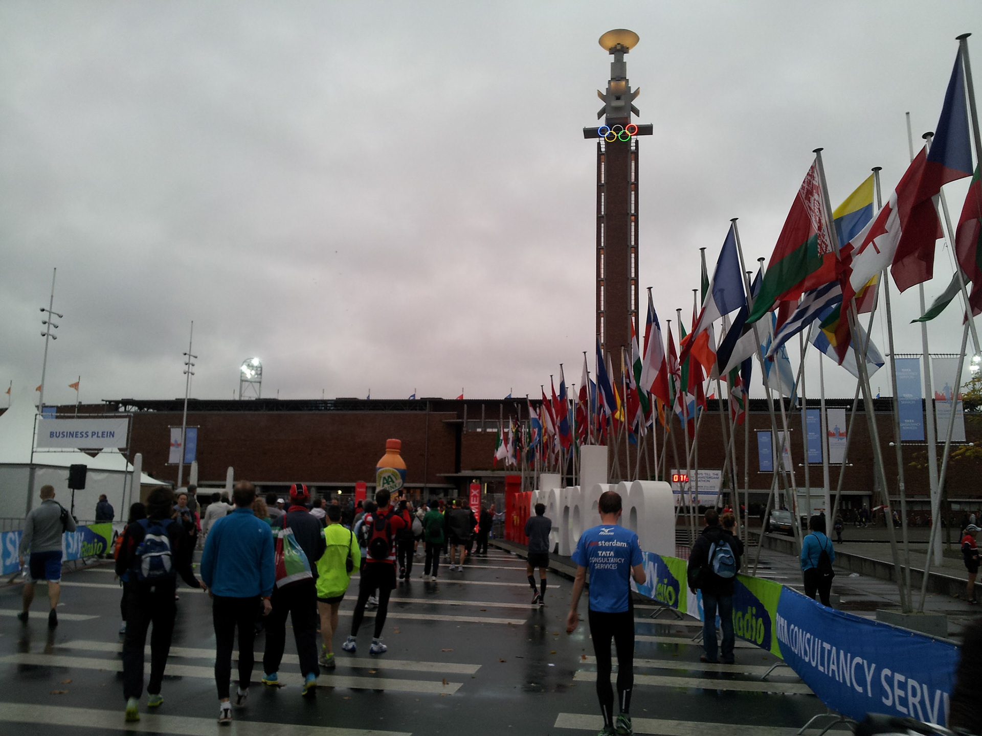 Vroege ochtend voor de marathon bij het olympisch stadion