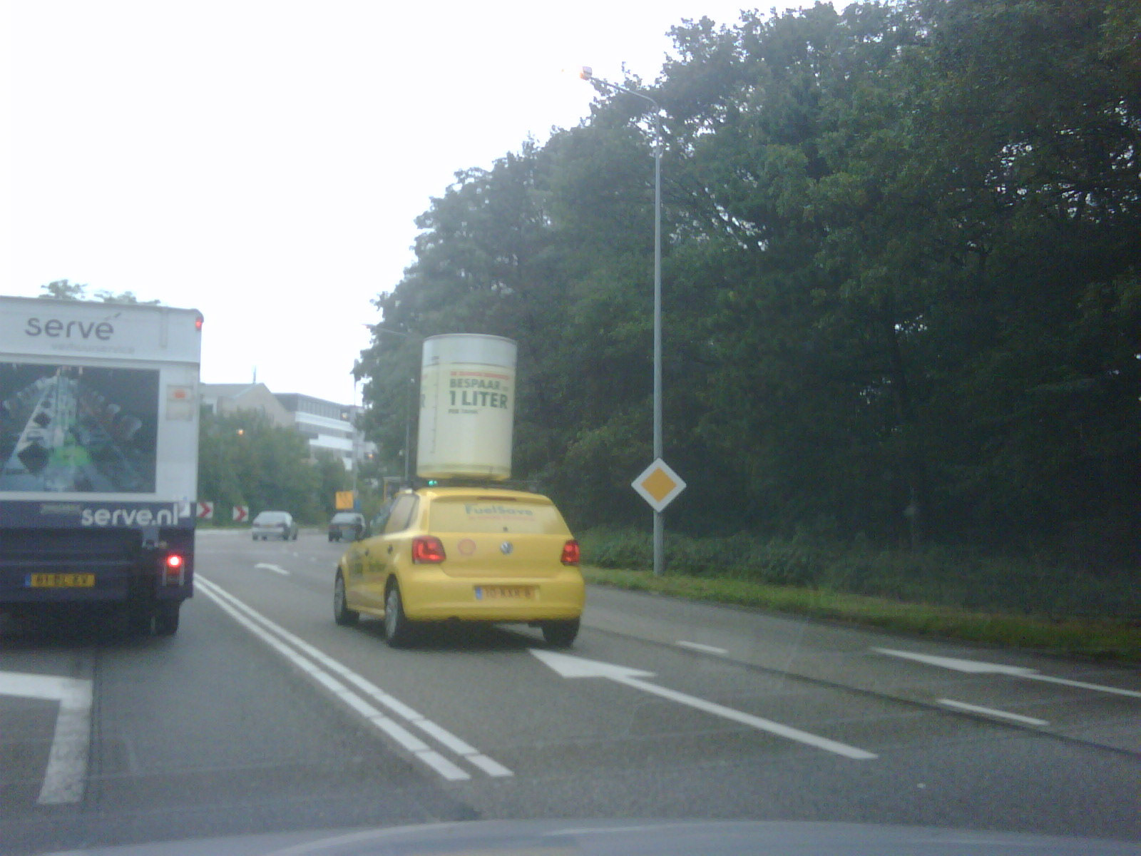 Bespaar 1 liter brandstof, haal dat ding van je dak.