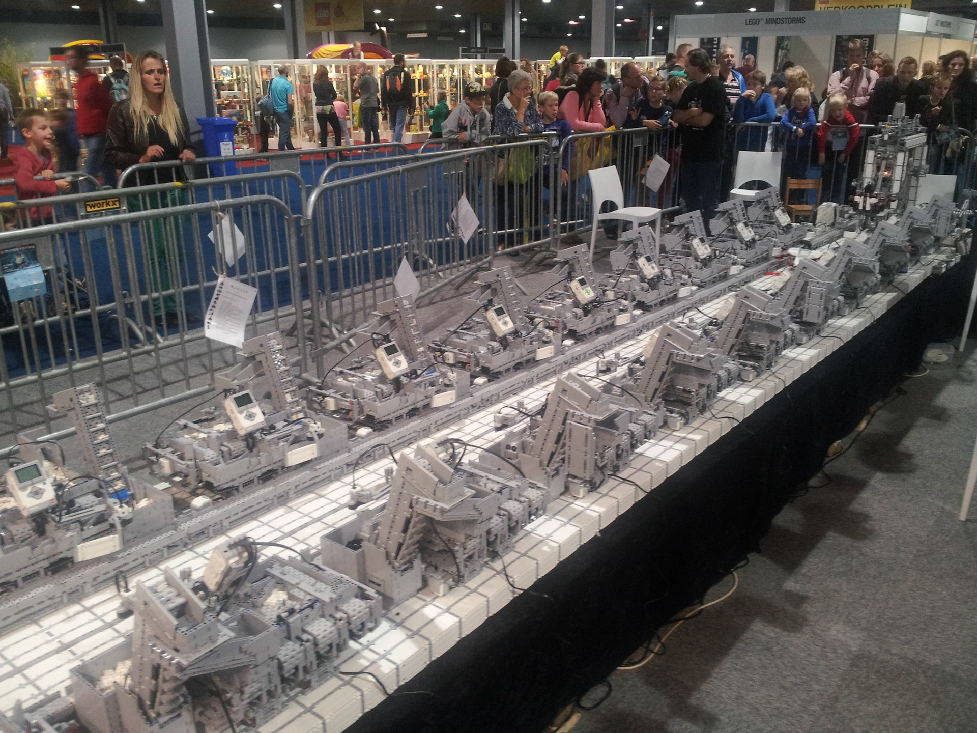 Lego productielijn van Lego