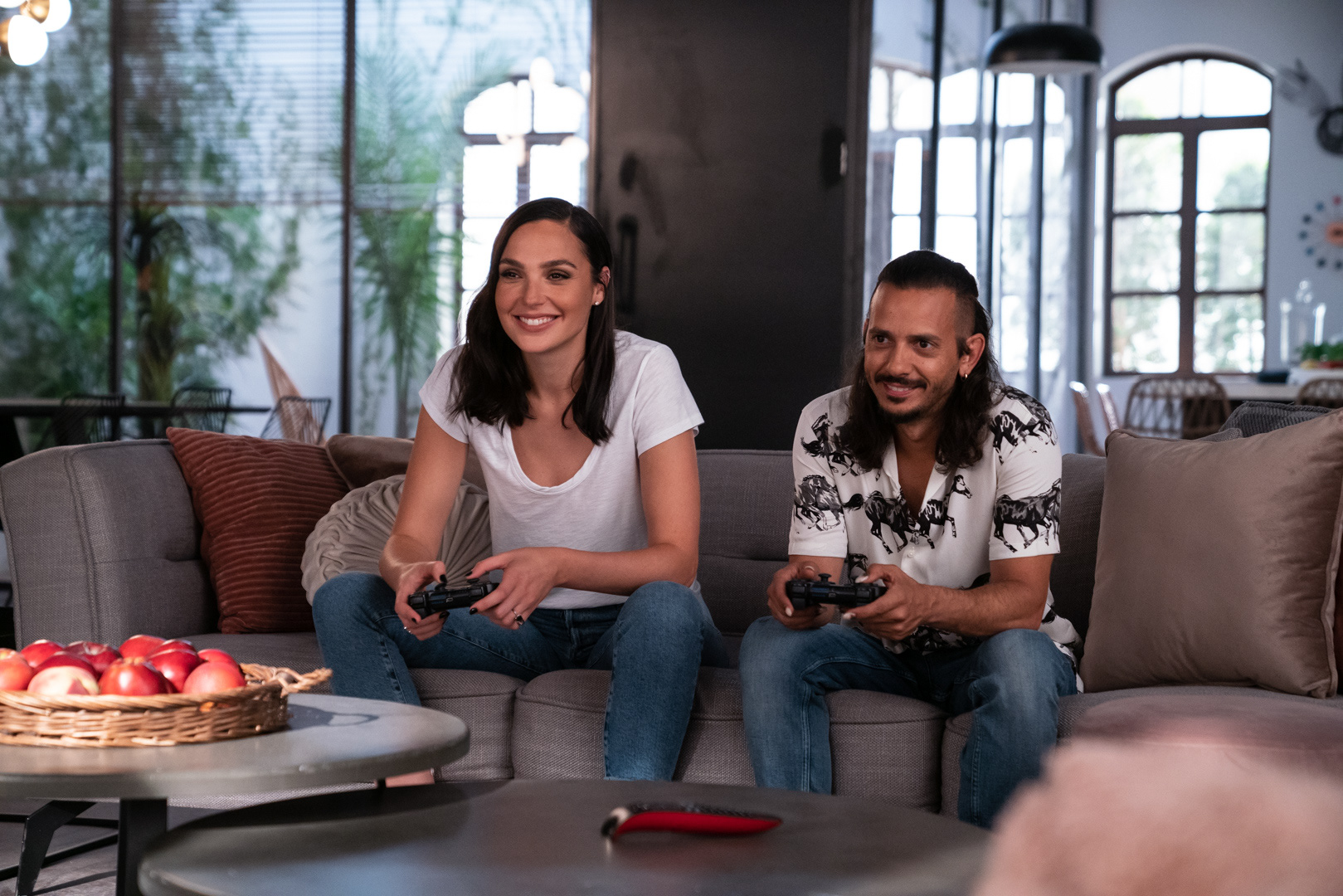 גל גדול וציון ברוך להוט