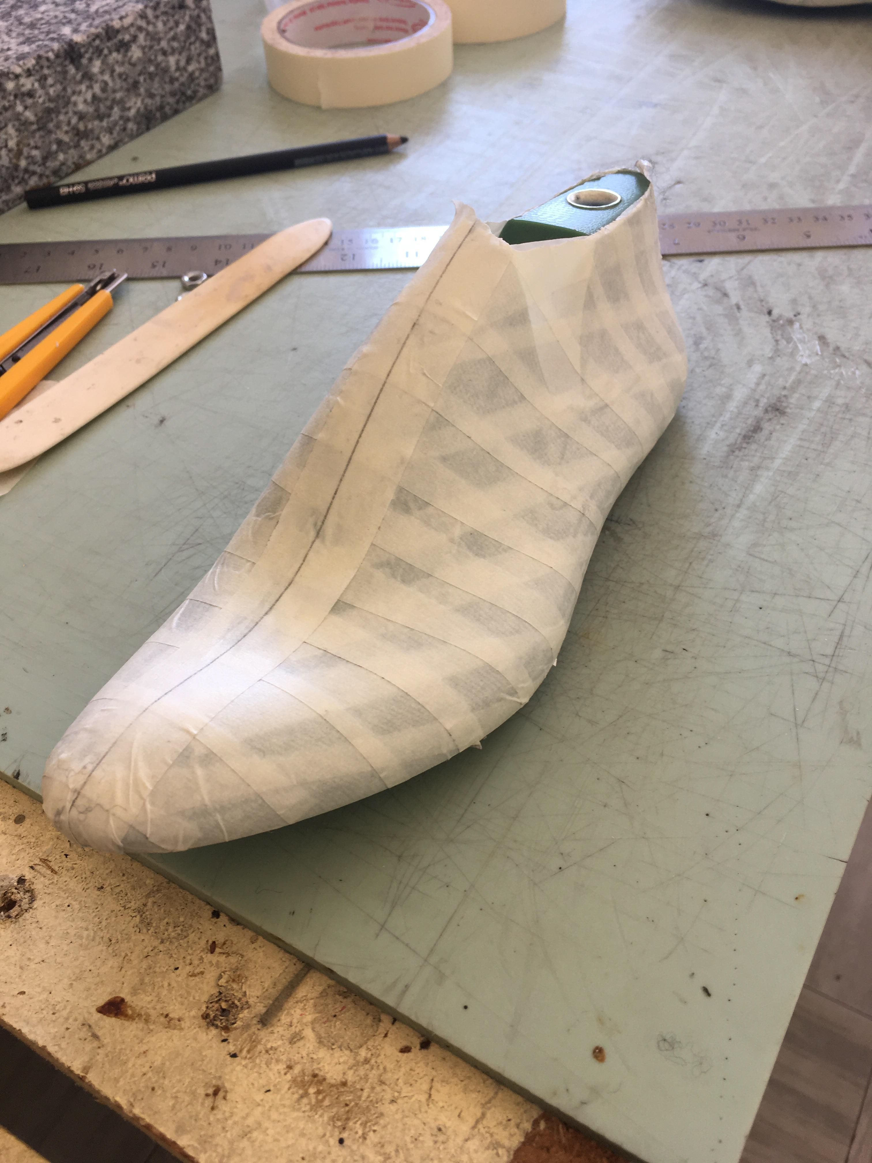 Follow complex measuring method to find and trace the mid-line