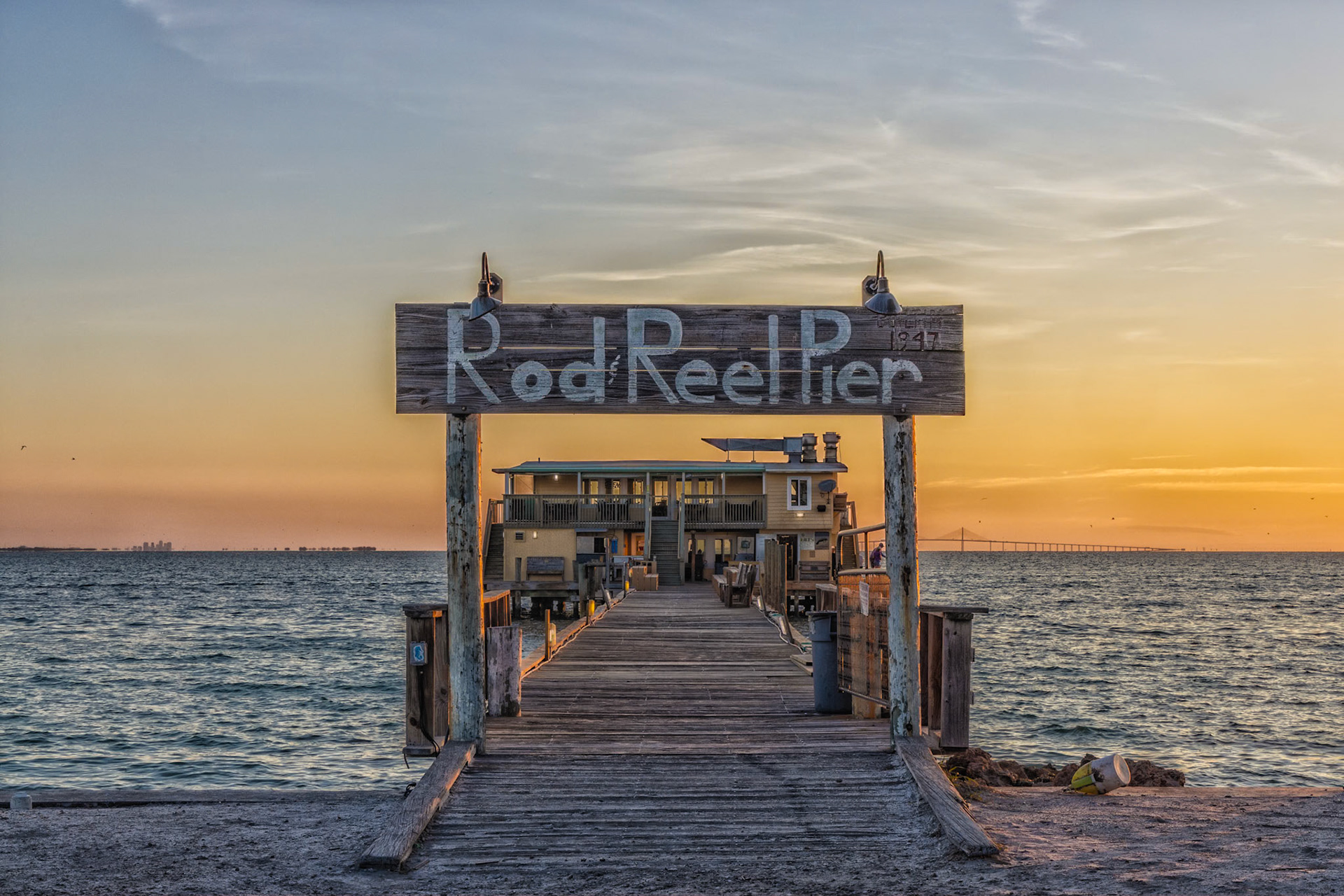 Rod & Reel Pier