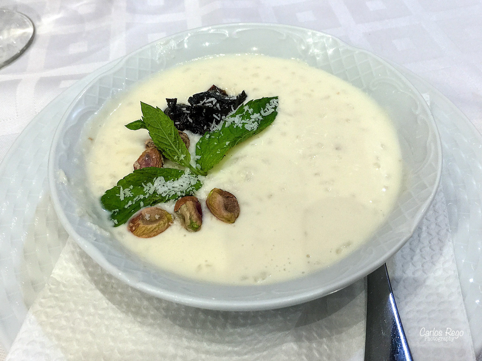 Mesón Mariano - Calle Granados, 2, 29008 Málaga  Arroz con leche, Ciruela y Pistachos