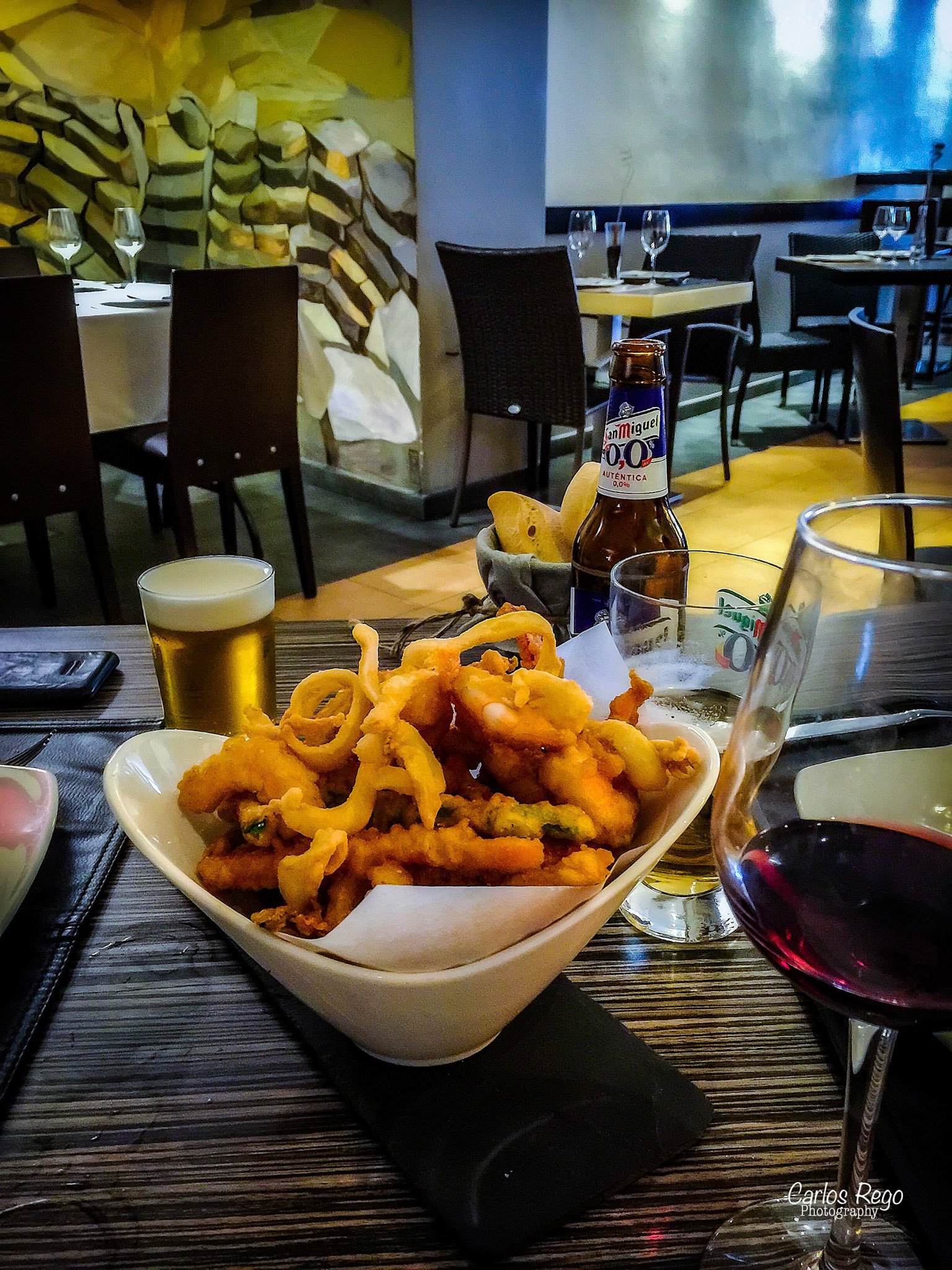 Si "casualmente" te encontraras en el centro de la historia de Málaga; entre la Alcazaba, el Teatro Romano, el Palacio de Aduana y la Catedral y además pudieras disfrutar de sus vistas tomando una copa o compartiendo algunos platos con tus amigos, Garvm es tu lugar. Calle Alcazabilla, 1, 29015 Málaga  Cartucho de choco gamba y verduras