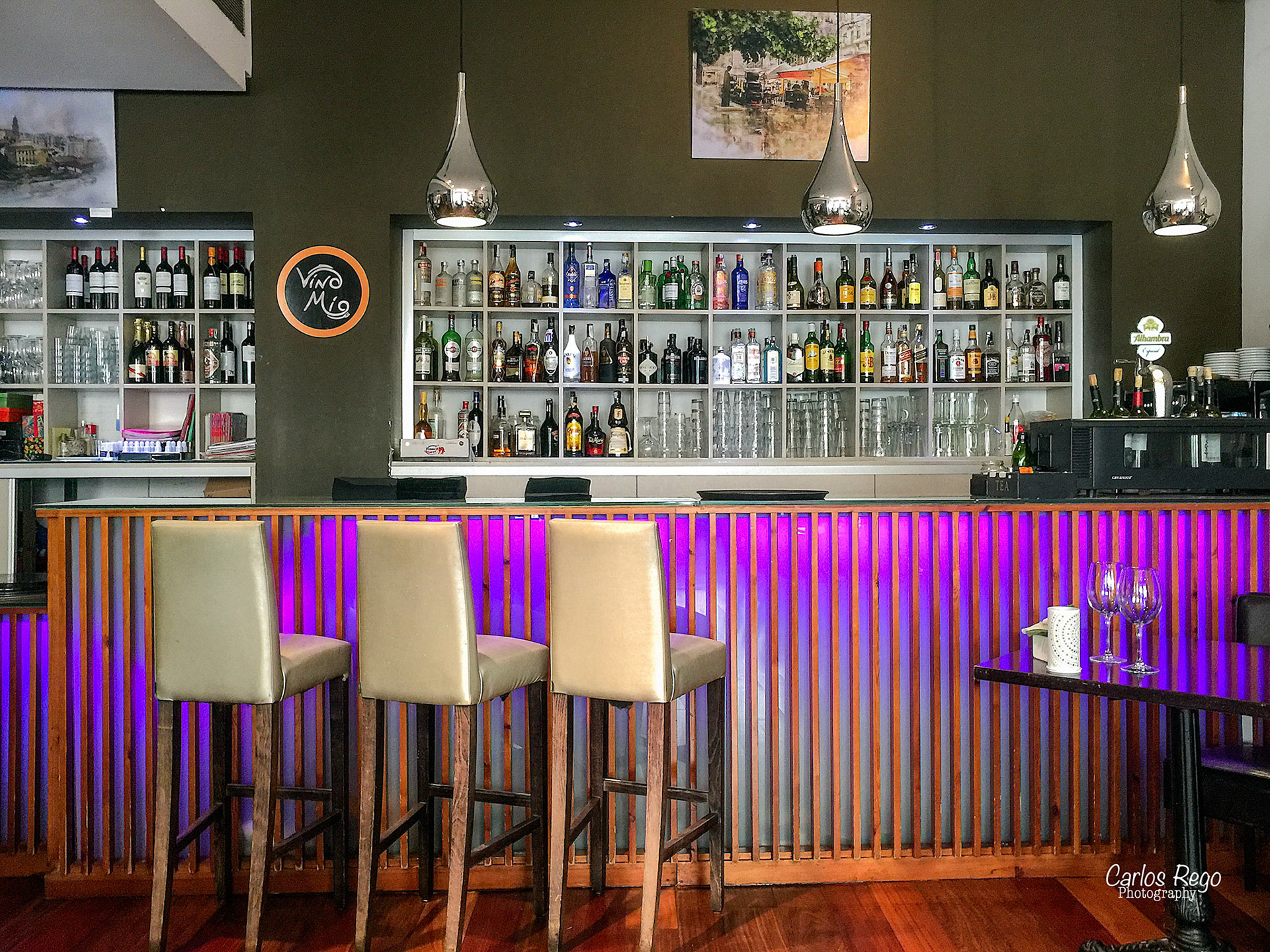 Vino Mío es un restaurante elegante y acogedor con una terraza increíble a los pies del teatro Cervantes Plaza Jerónimo Cuervo 2,  29012 Málaga