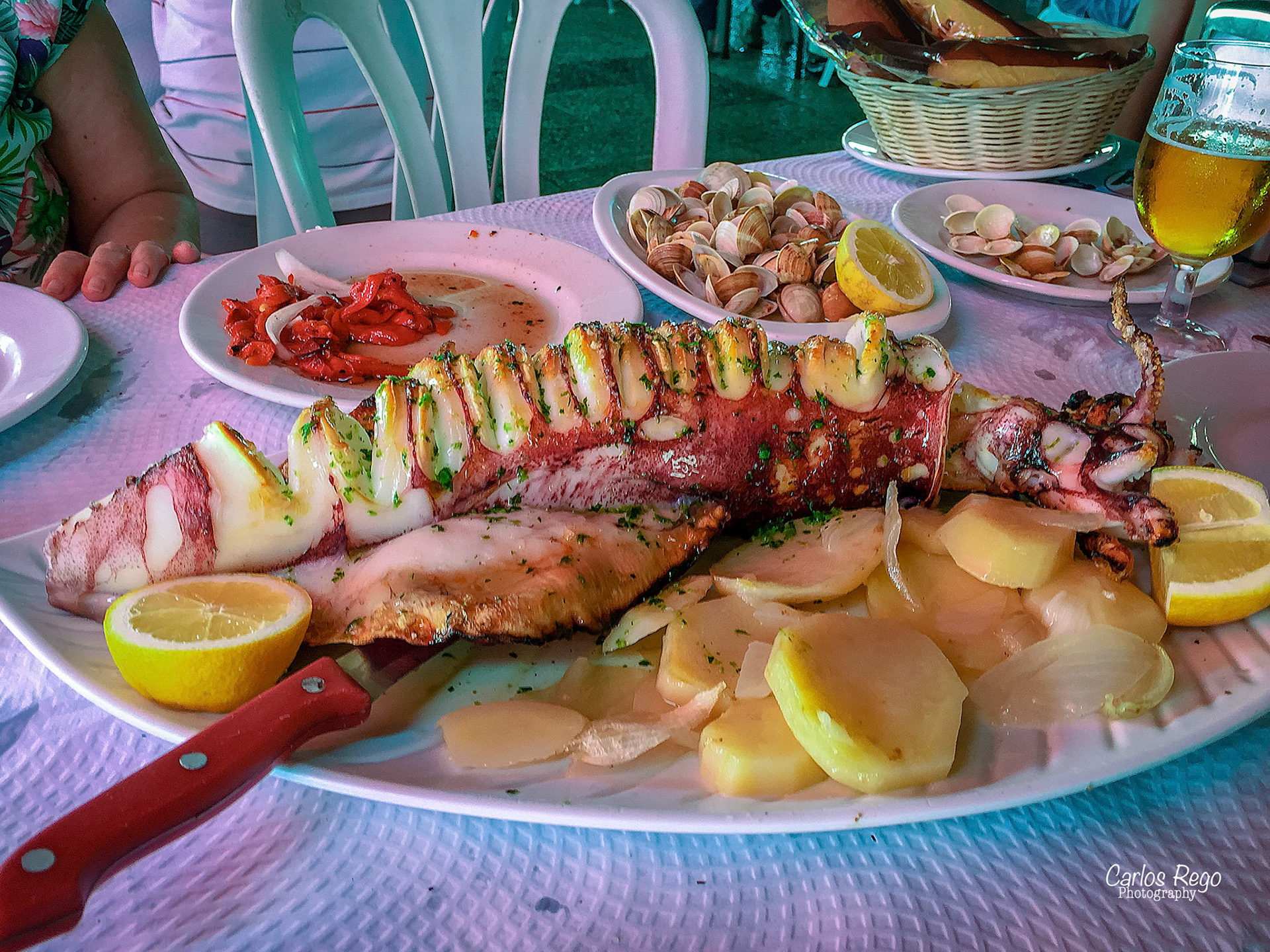 Restaurante Los Cuñaos  Dirección: Paseo Marítimo el Pedregal, 93, 29017 Málaga  Calamar a la Brasa con patatas a lo pobre