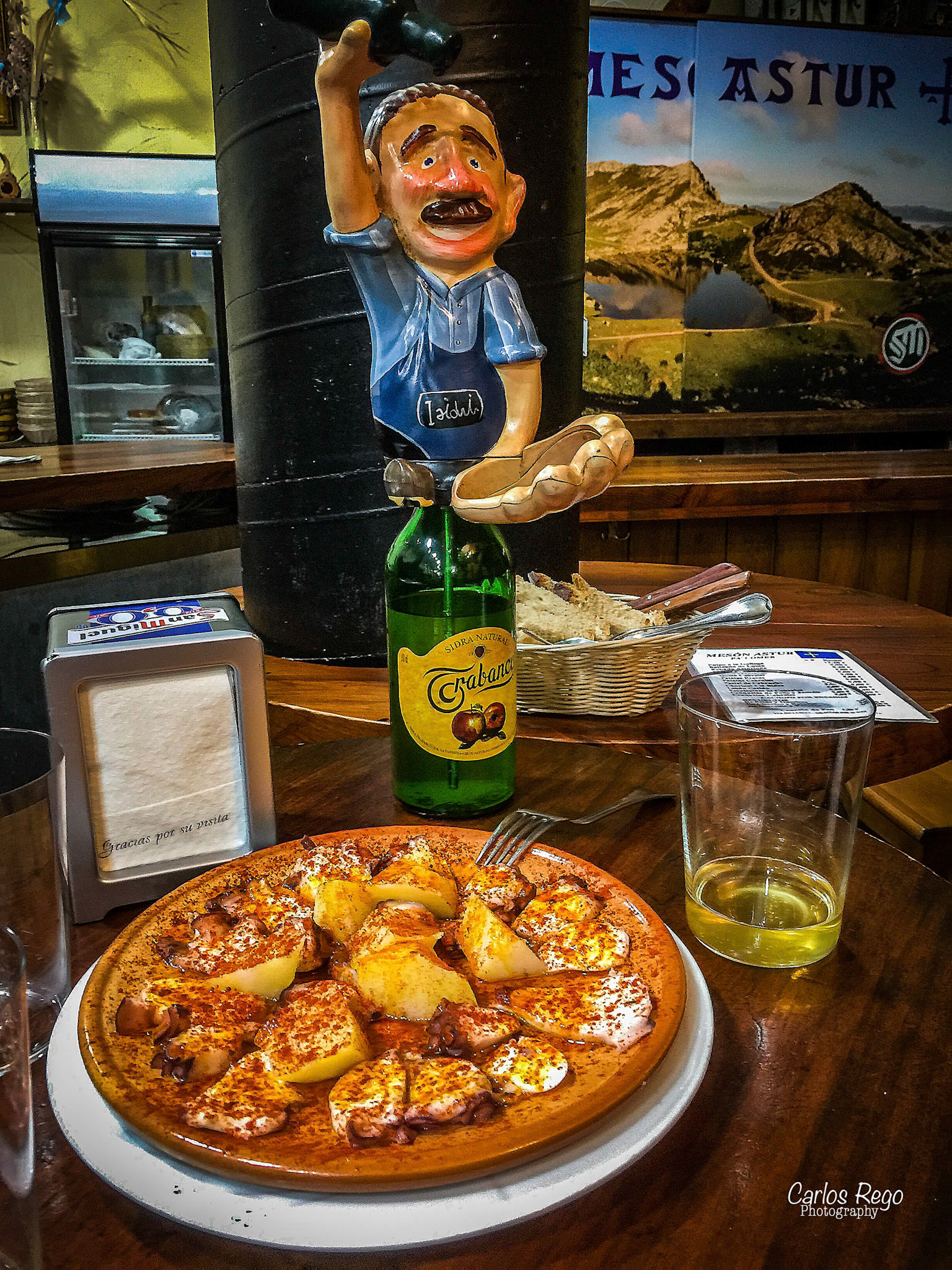 Asturiano informal. Es una tasca un poco escondida‚ pero en pleno centro histórico‚ con especialidades asturianas.  Meson Astur - Calle Capitán, 3, 29008 Málaga   Pulpo a la gallega