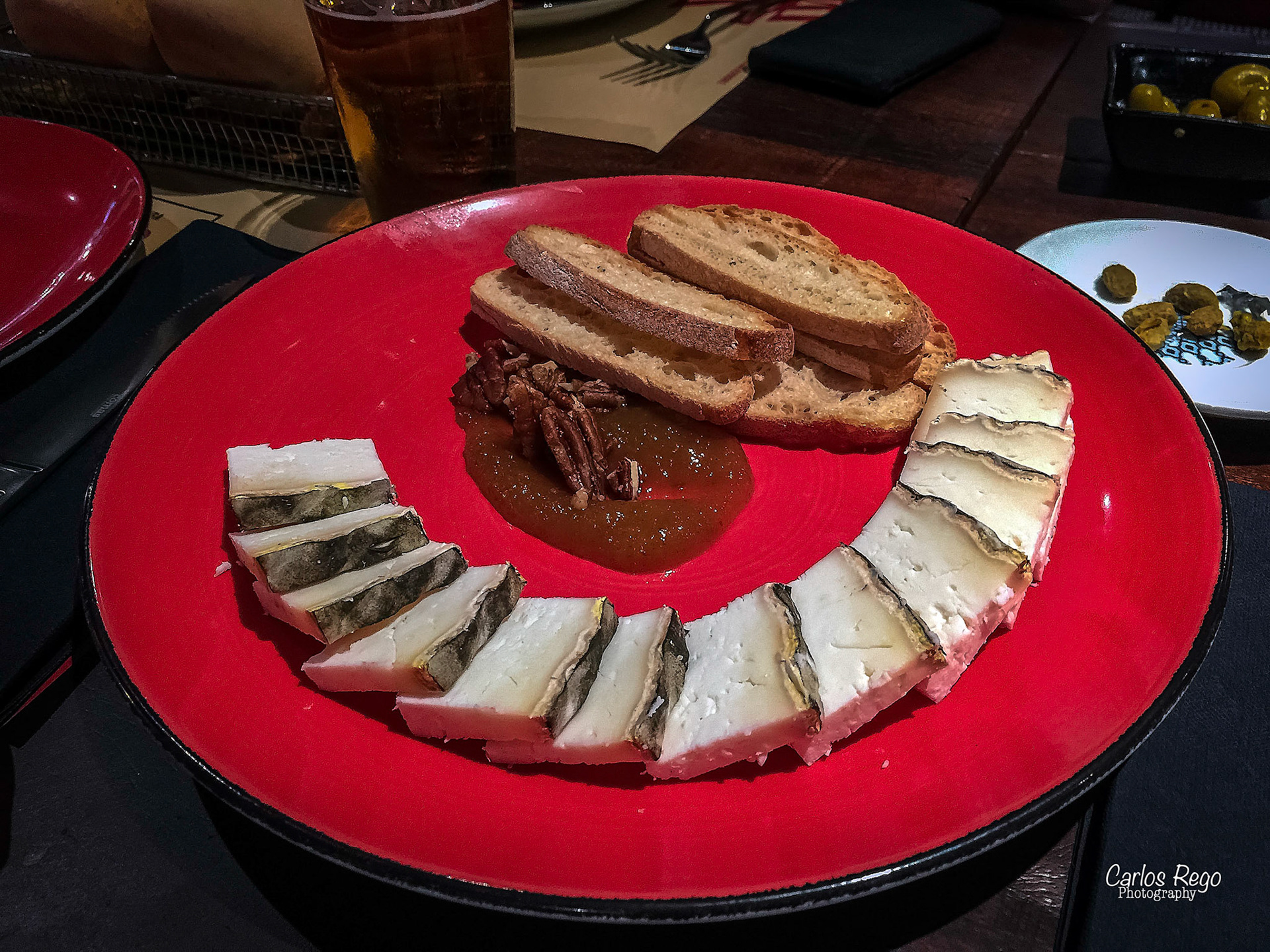 La Fabrica - Cerveceria artesanal Cruzcampo La Fábrica de Cruzcampo - cervecería y restaurante en Málaga, con exposiciones, conciertos y cerveza artesanal, elaborada en exclusiva en el Soho de Málaga. Dirección: Calle Trinidad Grund, 29, 29001 Málaga  Queso Cabra Gris Montaña Argudo